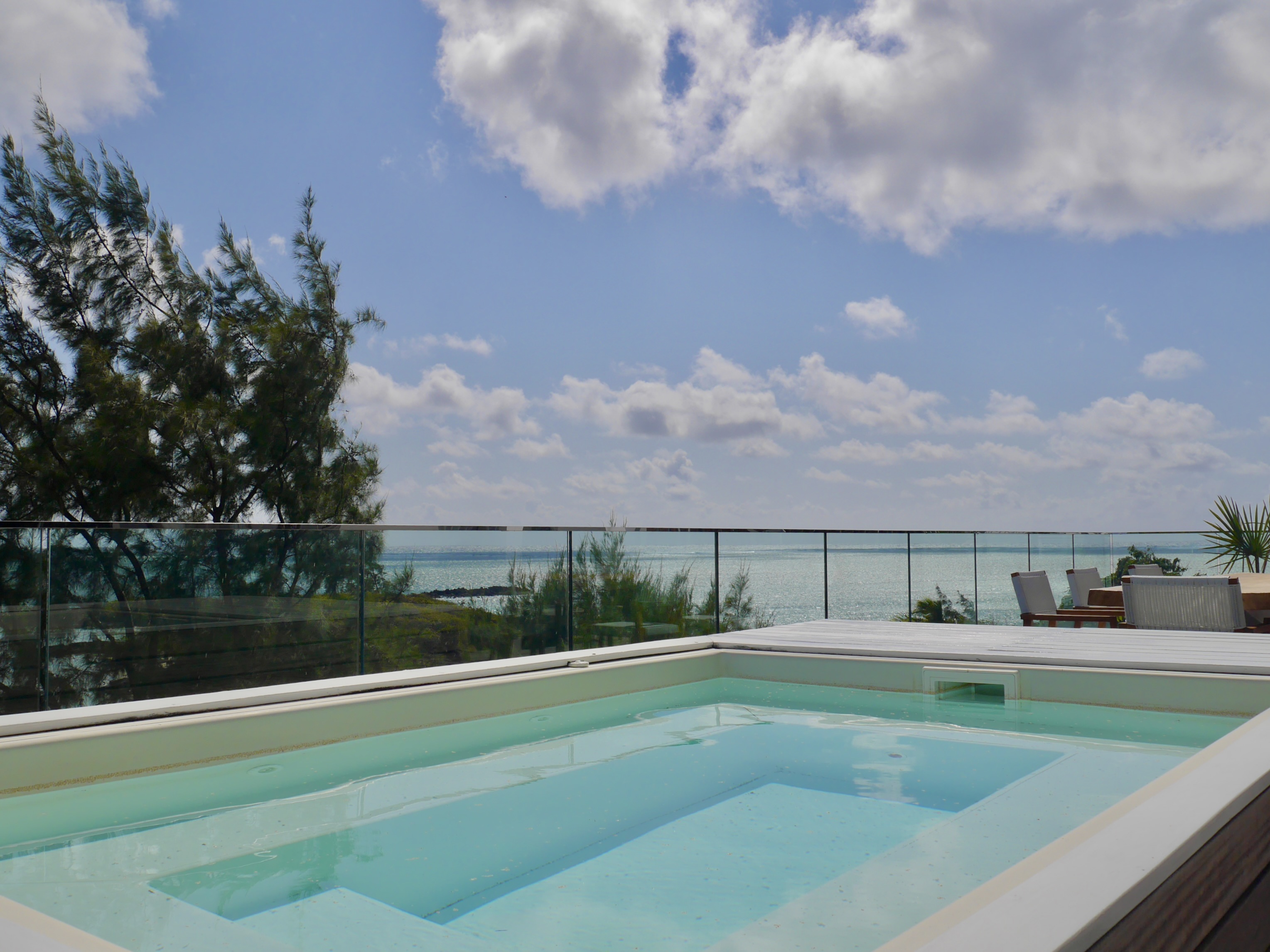 Beachfront Penthouse with Panoramic Sea Views