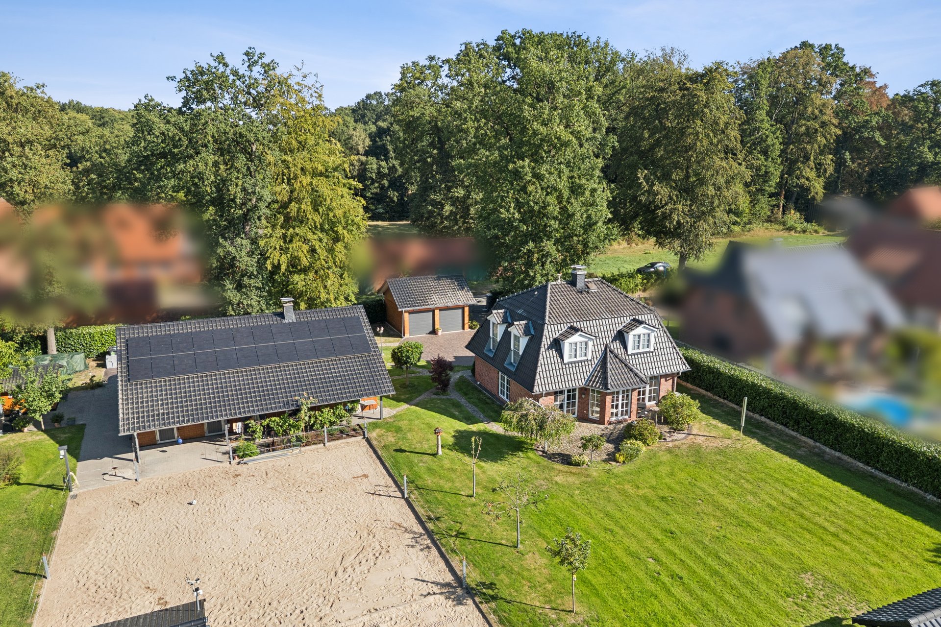 Modernes Landhausanwesen im Grünen  - Pferdehaltung und Energieklasse A