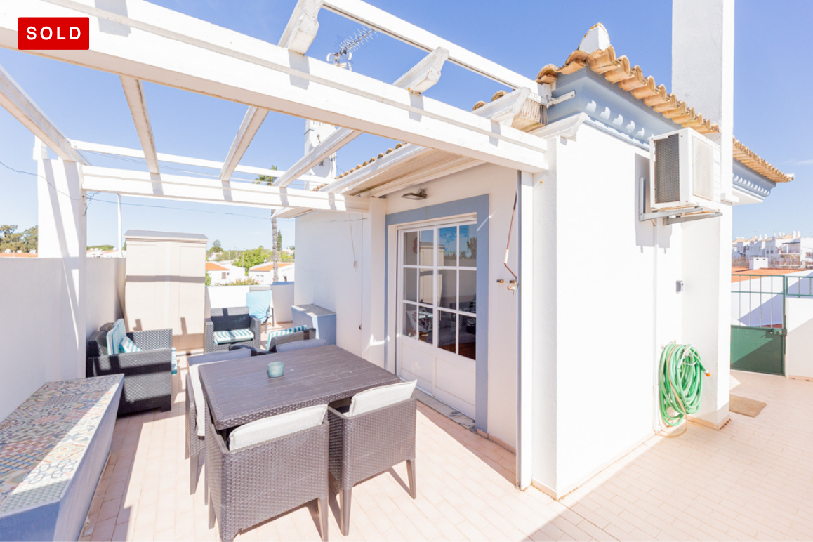 One-Bed Apartment with Terrace in Cabanas Tavira