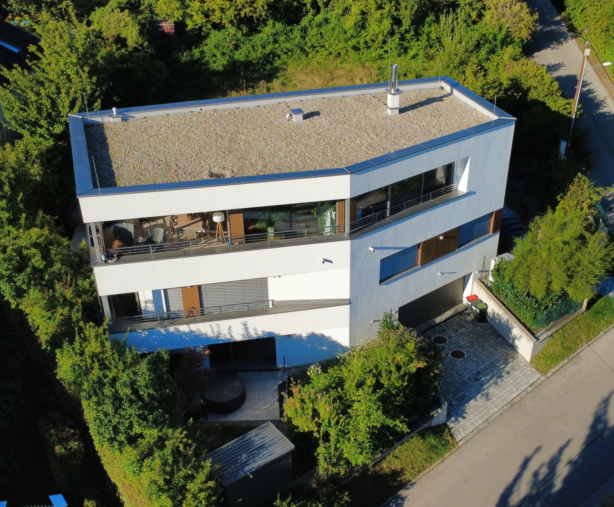 Forward-looking architectural masterpiece with 360° view in Klosterneuburg + Option to purchase a 540 m² building plot