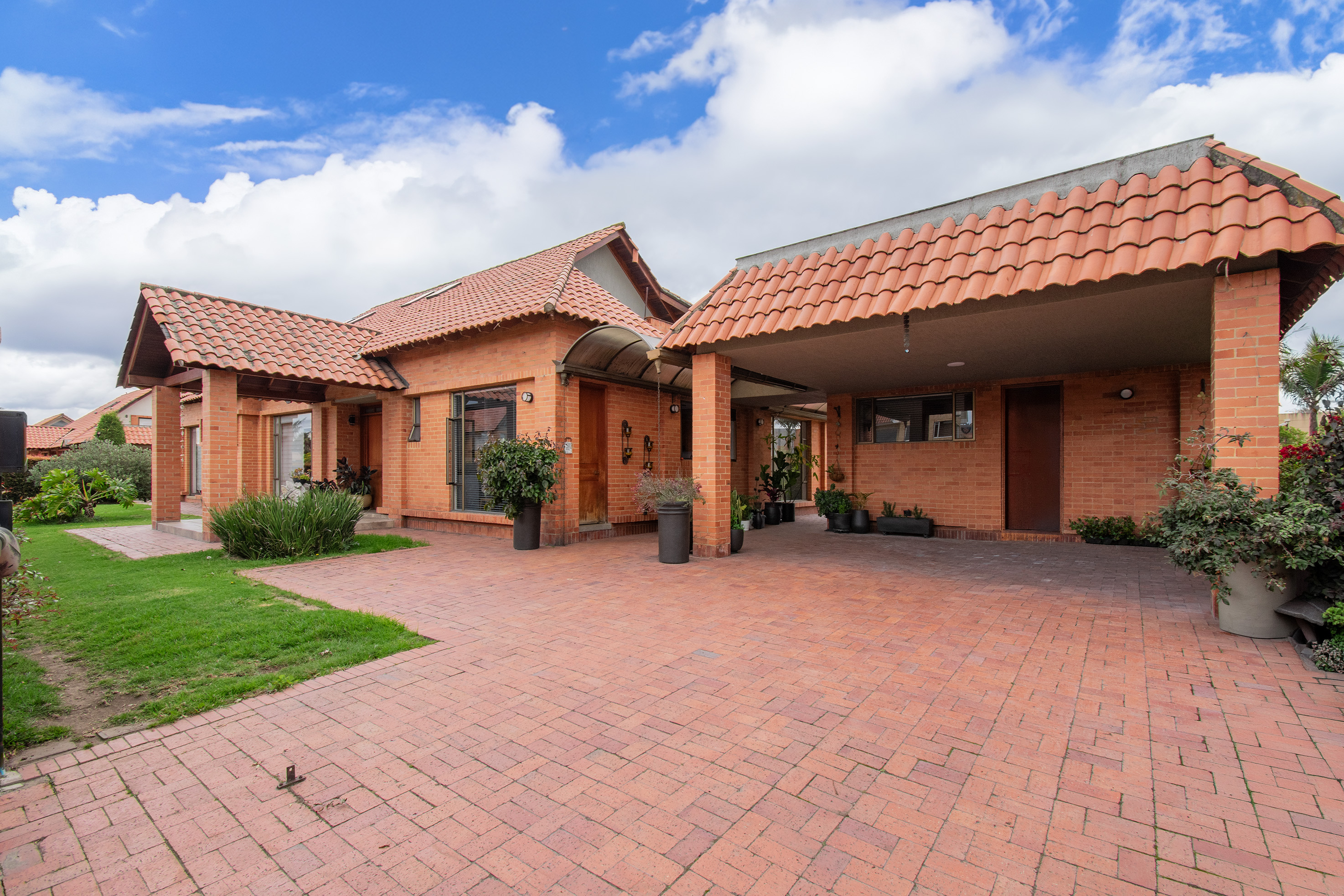 Casa para venta en la "Milla de Oro" en Cajicá