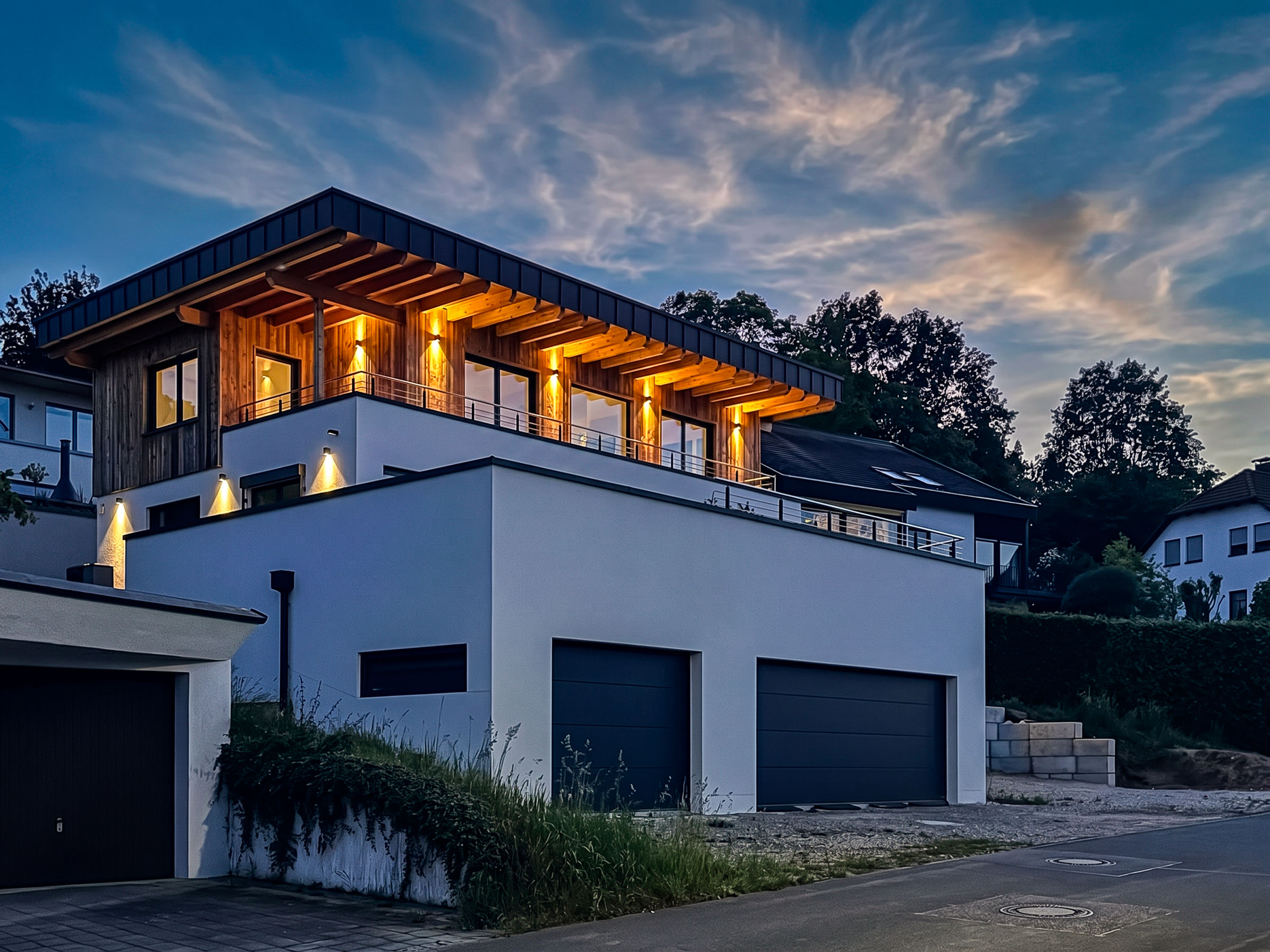 Chalet am Birkensteig: Kompromisslose Ästhetik, Smart-Home, Einliegerwohnung und Energieklasse A+