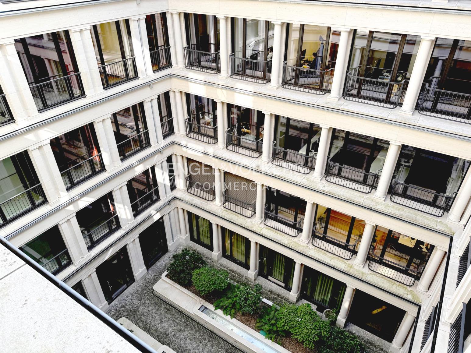 Palais Holler: Repräsentative Geschäftsadresse am Kurfürstendamm