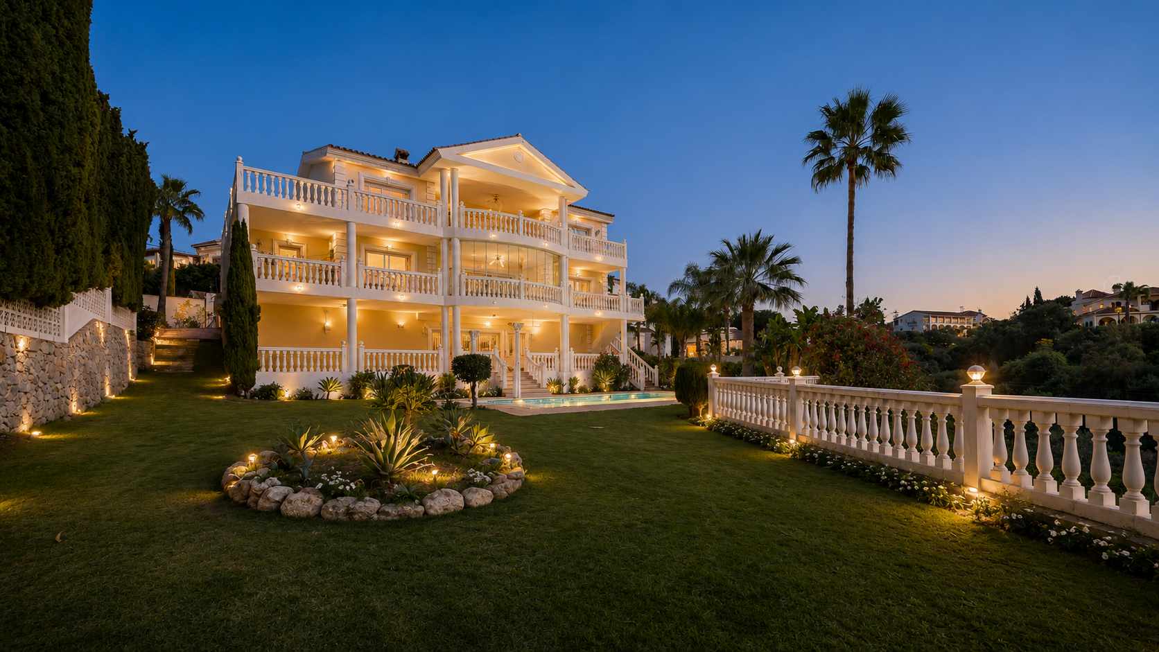 Villa with Sea Views in Elviria