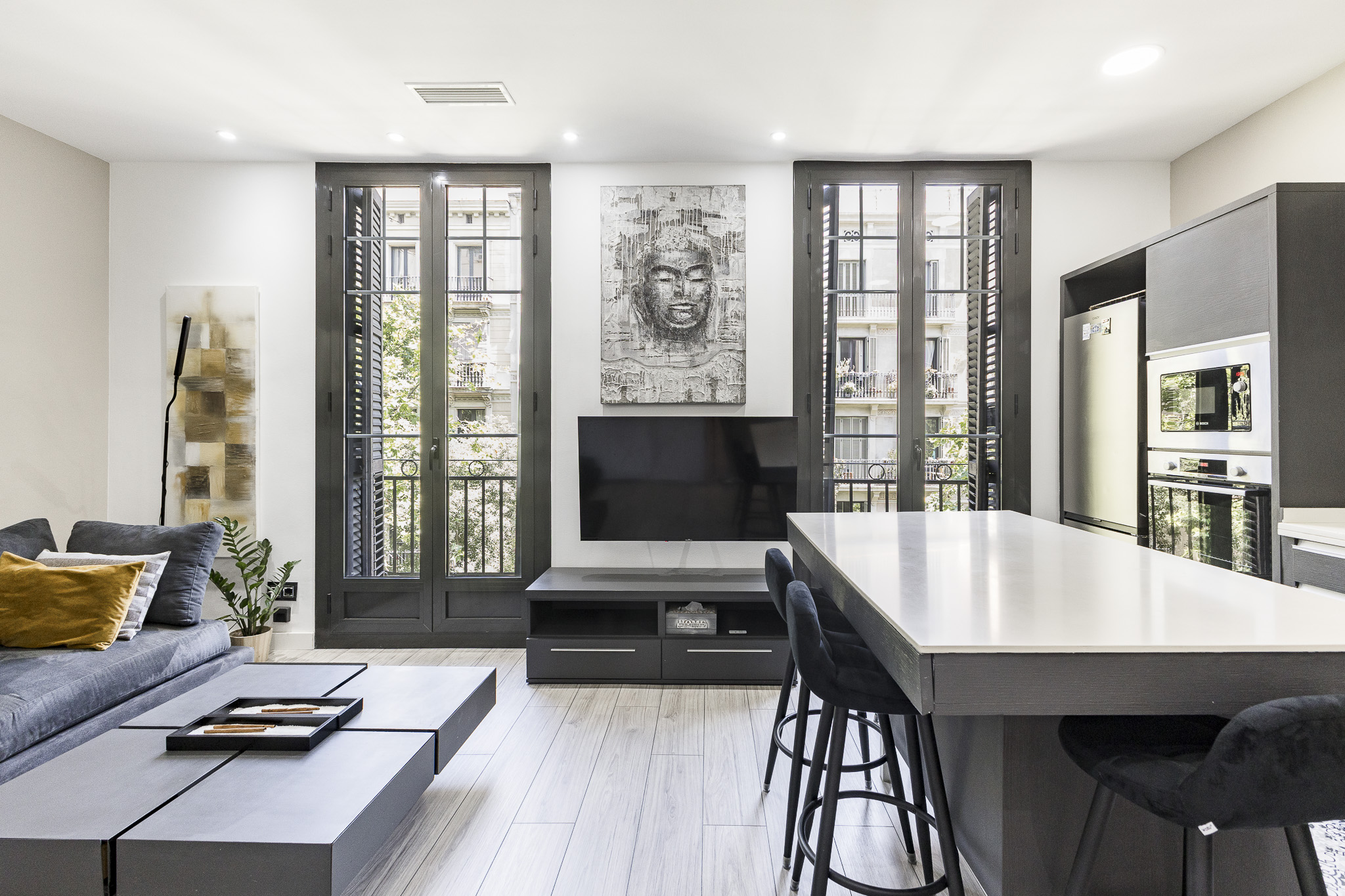 Exclusive designer apartment, fully renovated, on Villarroel Street