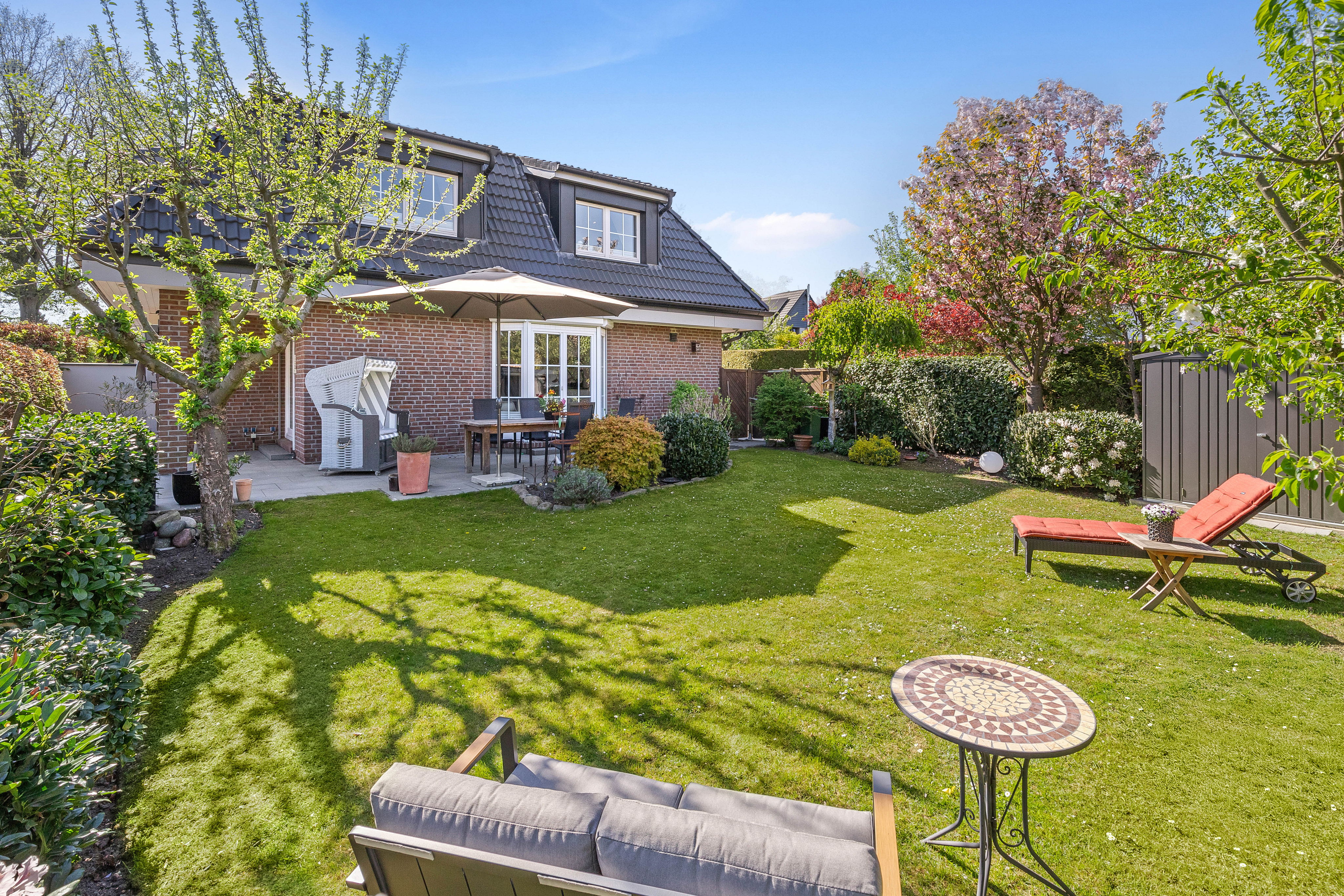 Ihr neues Zuhause - eine sehr gepflegte Doppelhaushälfte im beliebten Sasel