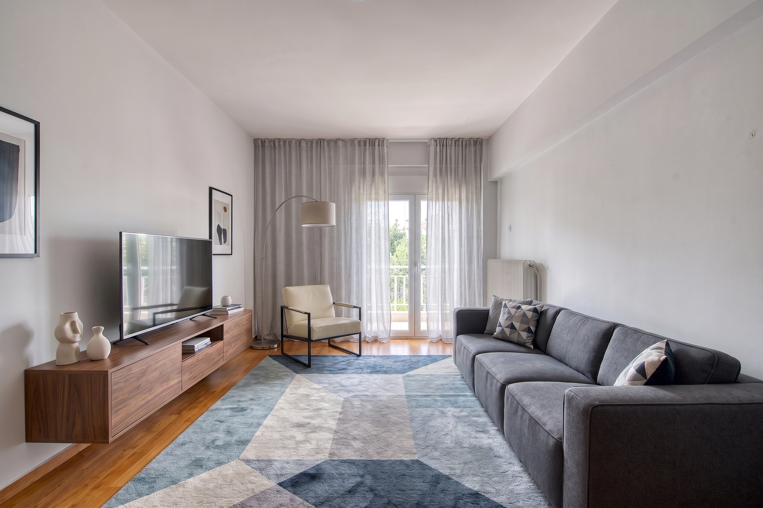 Bright 4th-floor apartment in Pylaia with open view