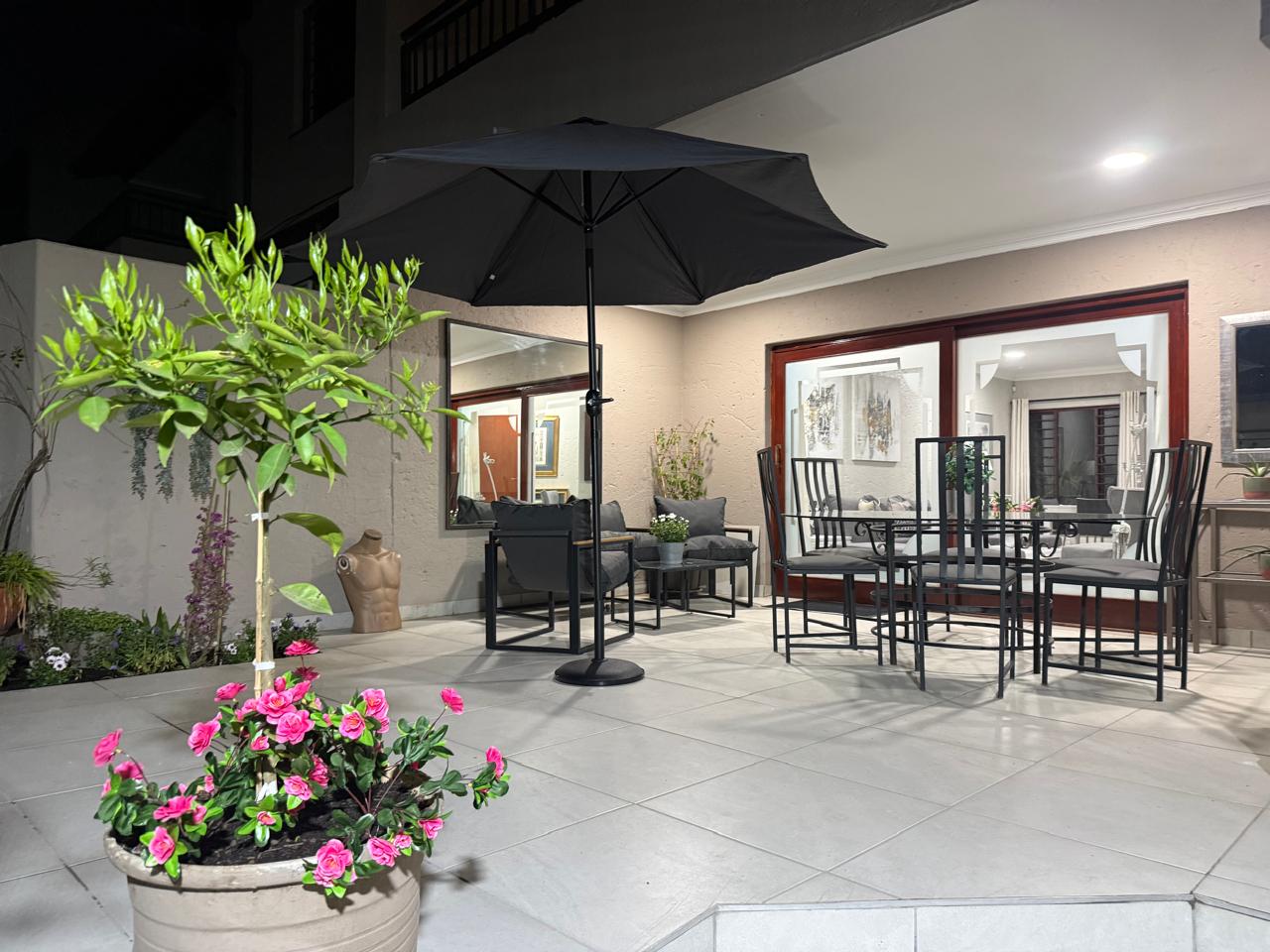 Fully Furnished 3 Bedroom 3 Bathroom For Rental