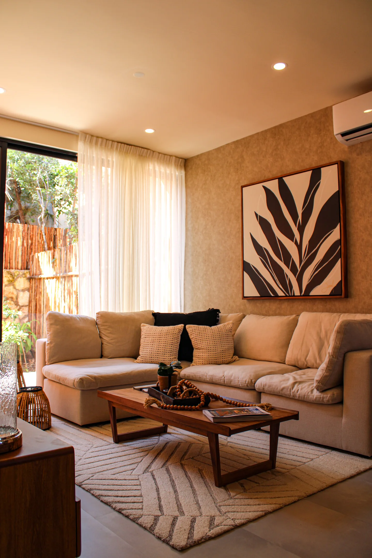 Beautiful 3-Bedroom Garden Home with Rooftop Terrace 2