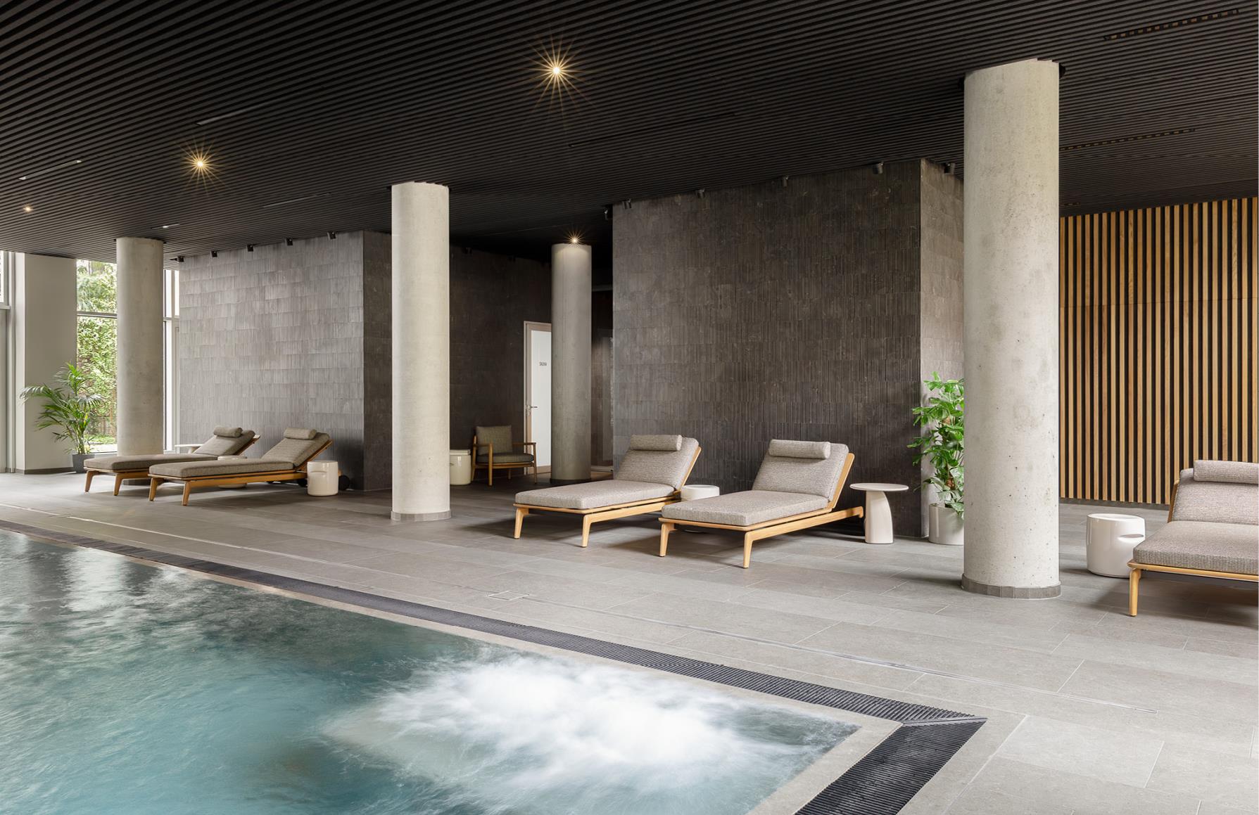SUITES: open-plan design studio flat