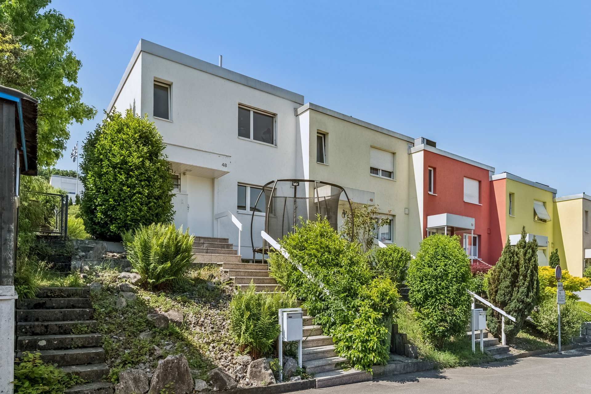 Family-friendly corner townhouse with garden