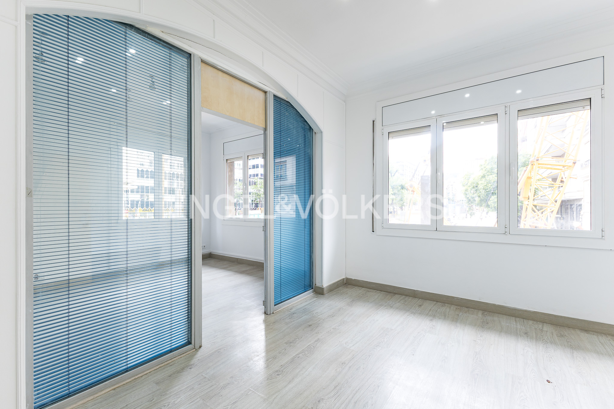 Oficina de 360 m2 en alquiler en Via Augusta