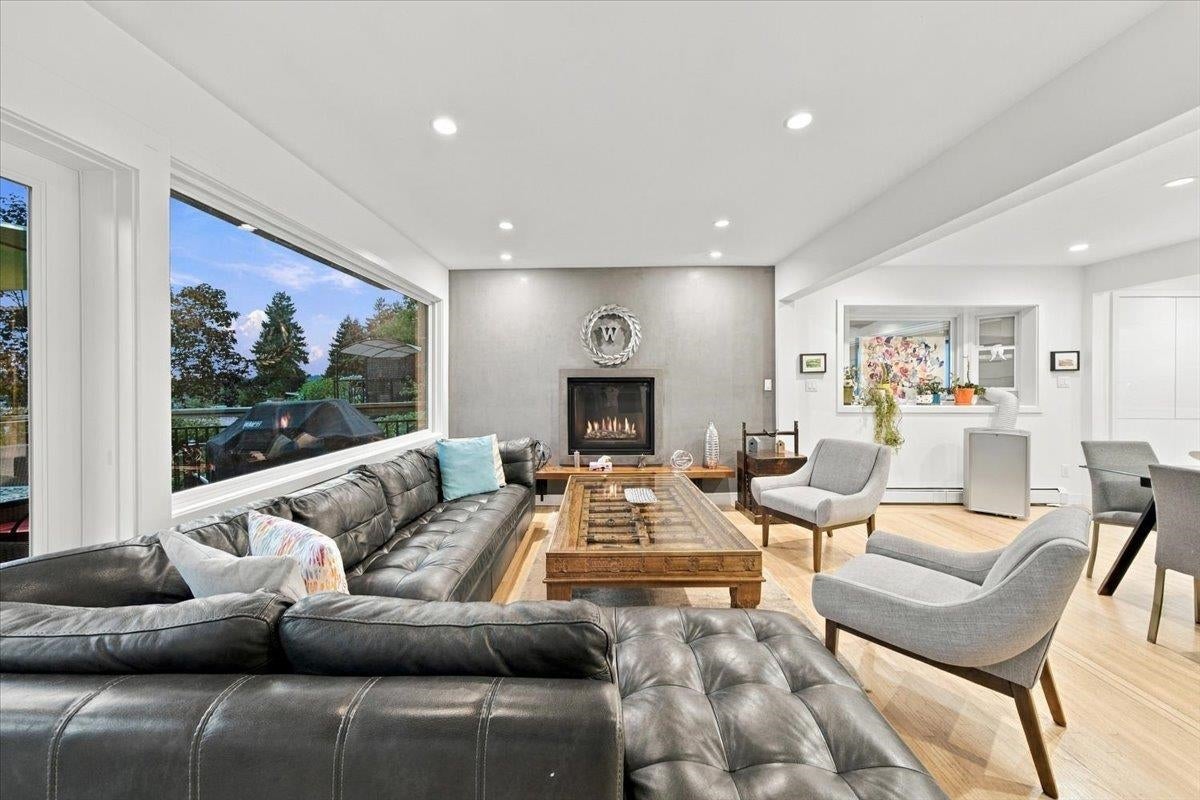 Panoramic City and Water Views in Pemberton Heights!