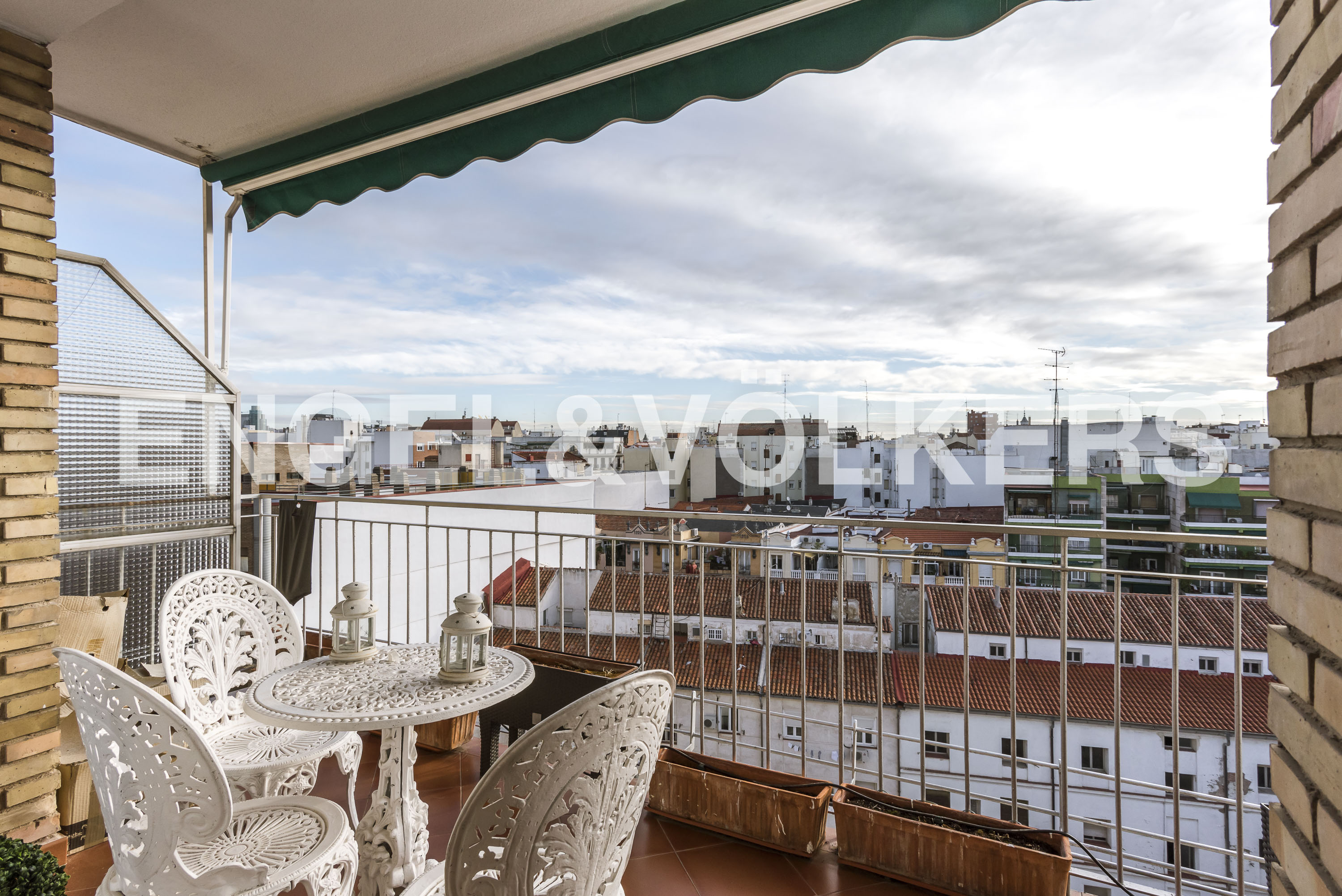 THREE BEDROOM APARTMENT FOR RENT