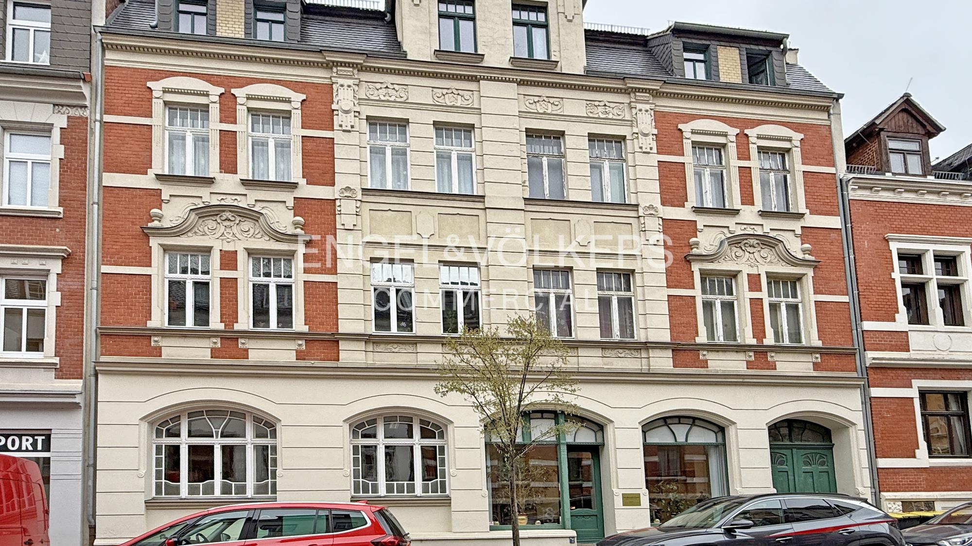 Denkmalgeschütztes Wohn- und Geschäftshaus in zentraler Lage