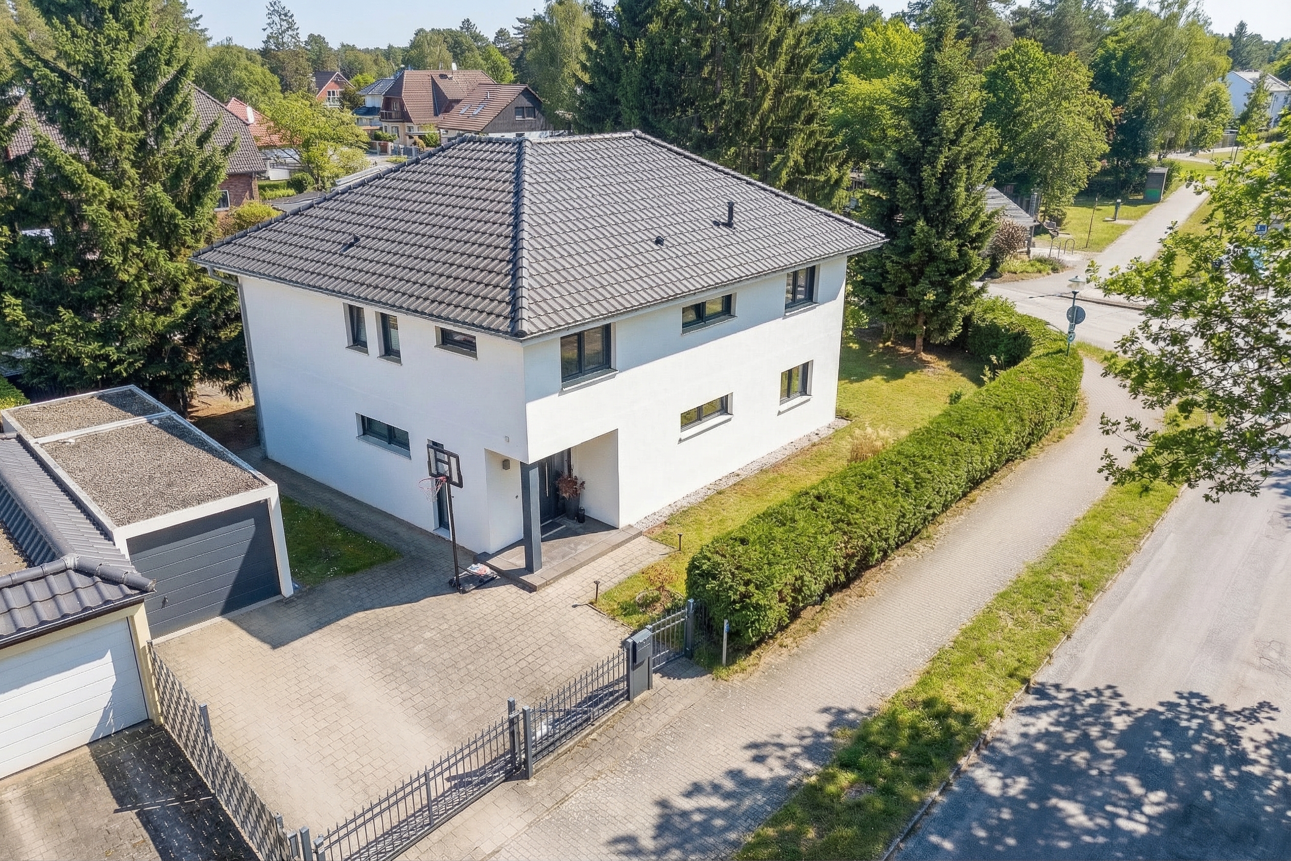 Exklusives Einfamilienhaus in Havelnähe – modernes Wohnen mit Südgarten und Sauna