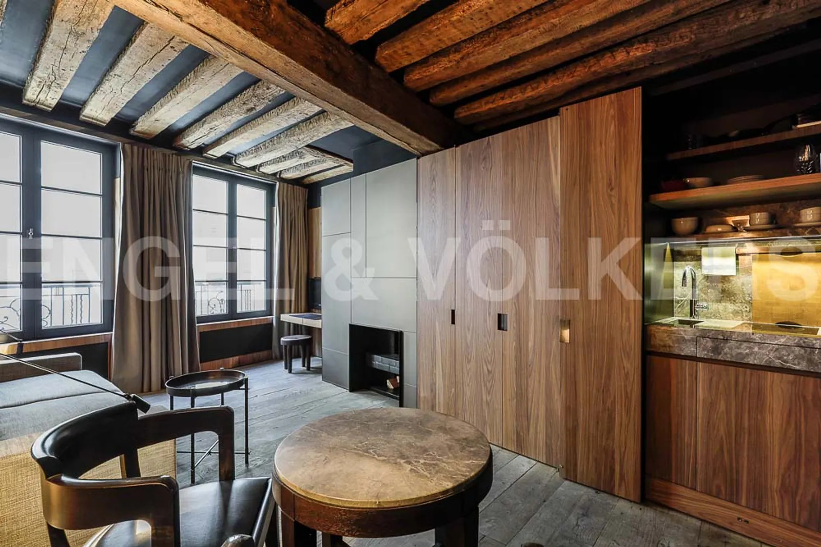 EXCLUSIVITE - 1st arrondissement, Paris – Architect-designed apartment steps from the Louvre.