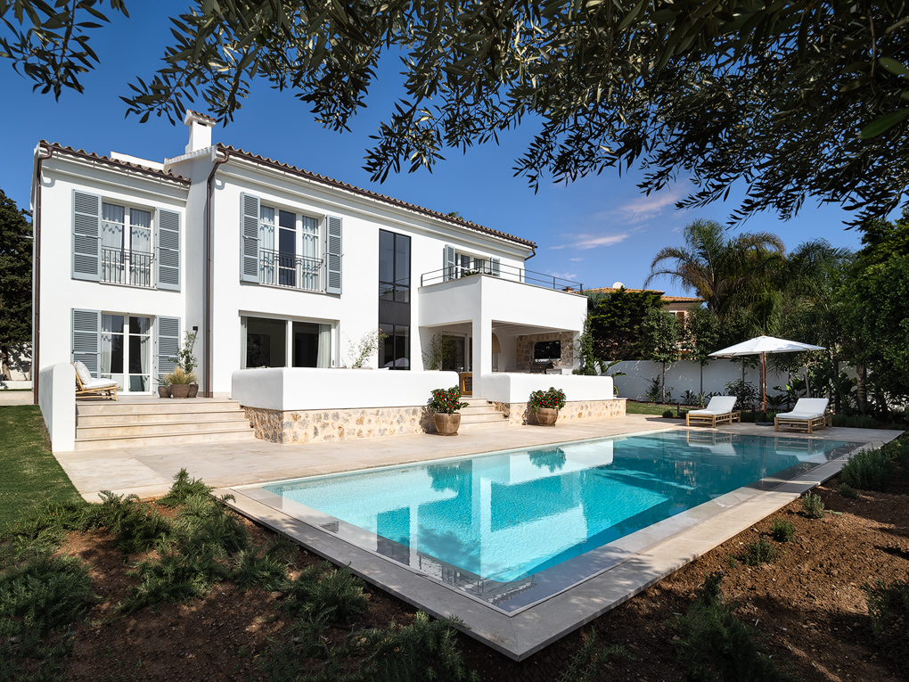 Stylishly renovated villa in a prime location in Nova Santa Ponsa