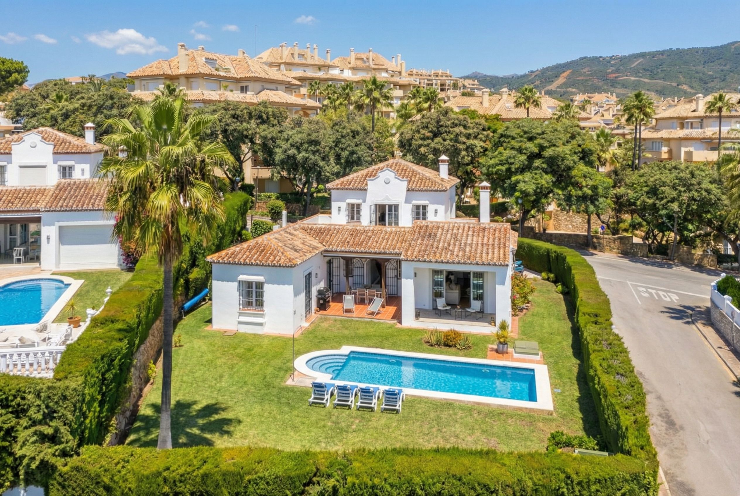 Beautiful Villa with Heated Pool and Panoramic Views