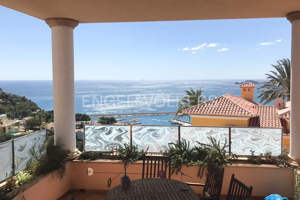 Beautiful villa with panoramic sea view