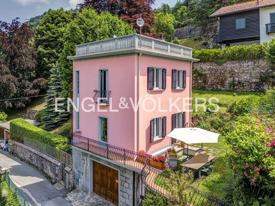 Villa with panoramic rooftop terrace in Brunate, Como