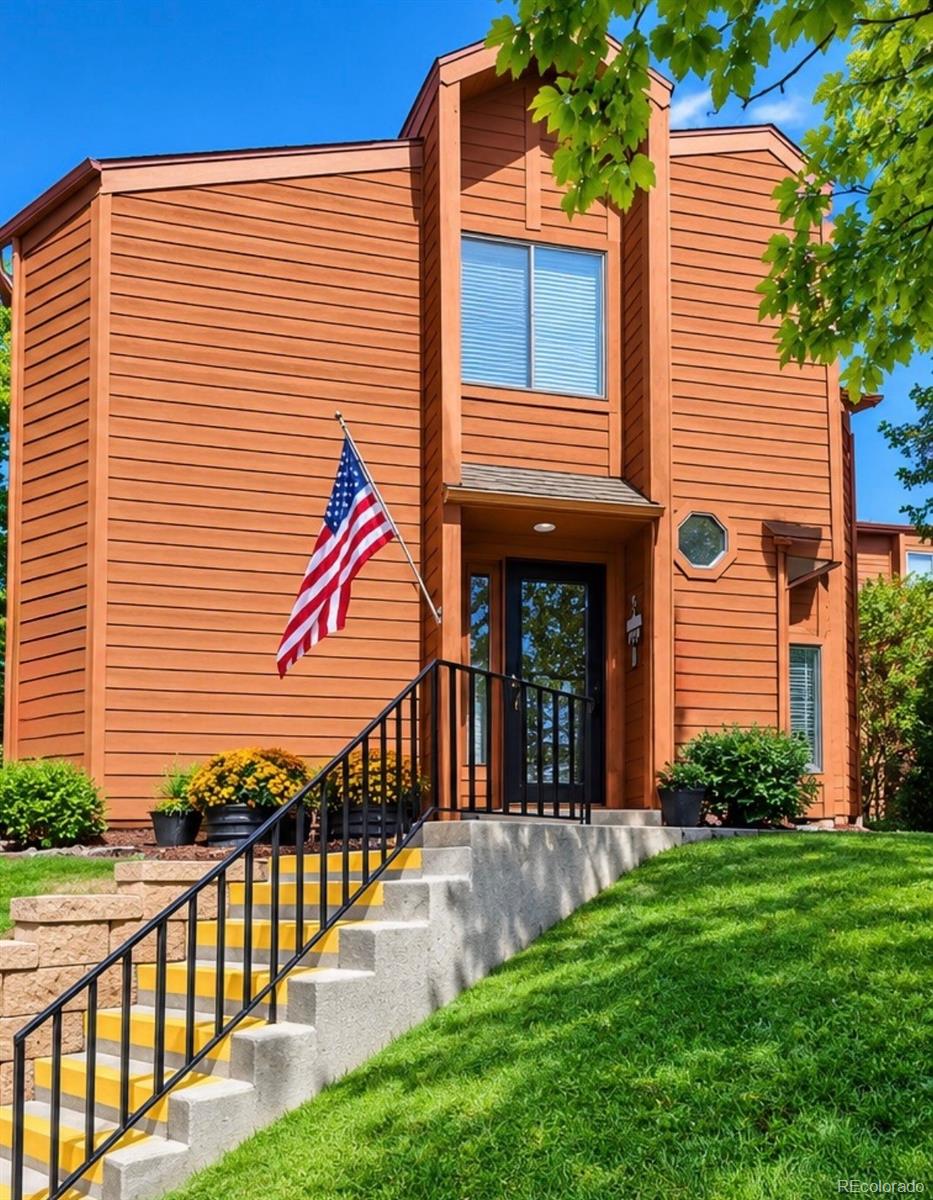 Pinon Sun End-Unit Condo with Oversized Private Patio