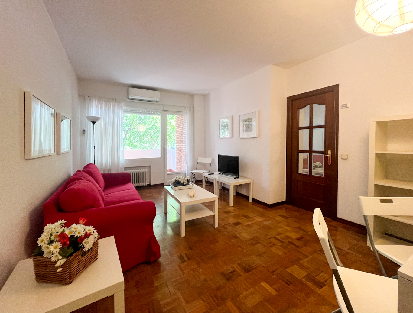 Spacious, functional student apartment in Arganzuela (Seasonal Rental)