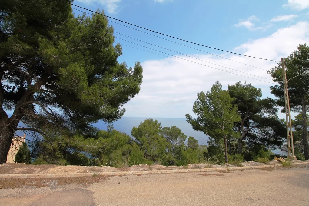 Plot with stunning sea views in Canyamel