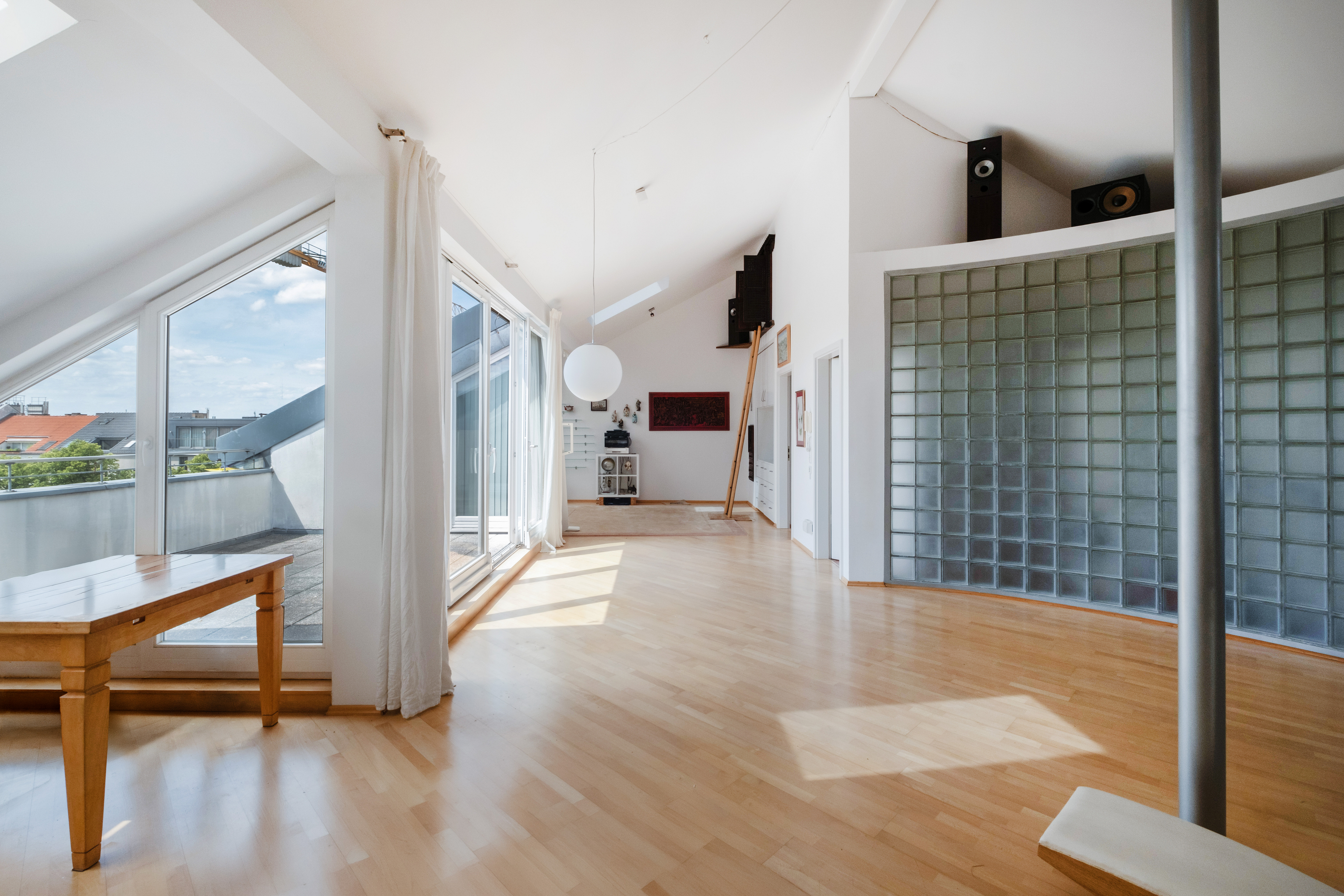 Top-floor apartment with panoramic views from Arkonaplatz to Teufelsberg