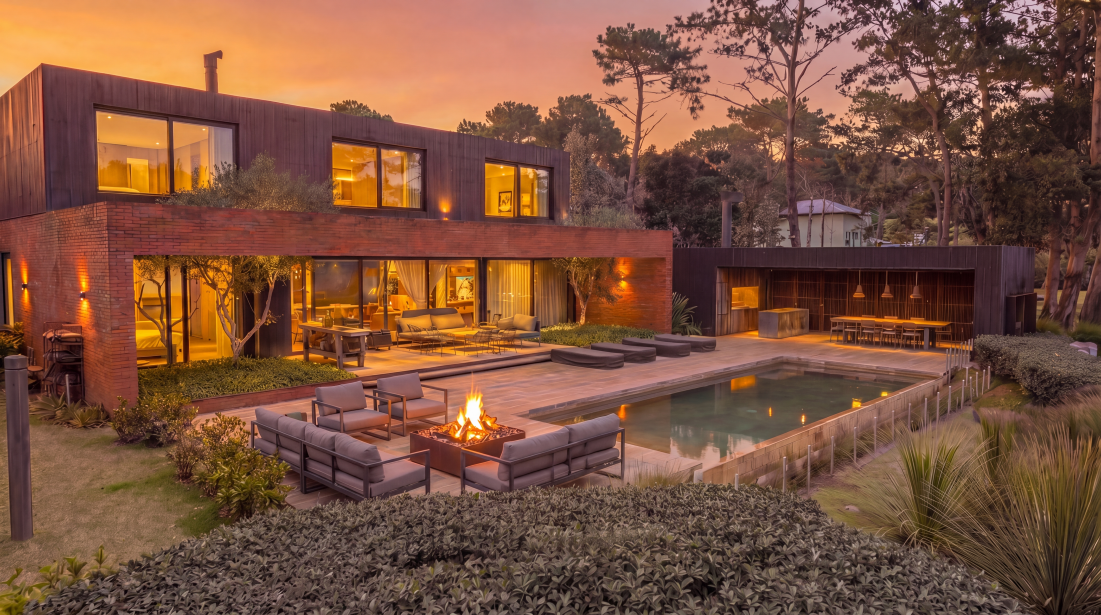 Design house intended for year-round living in Laguna Blanca