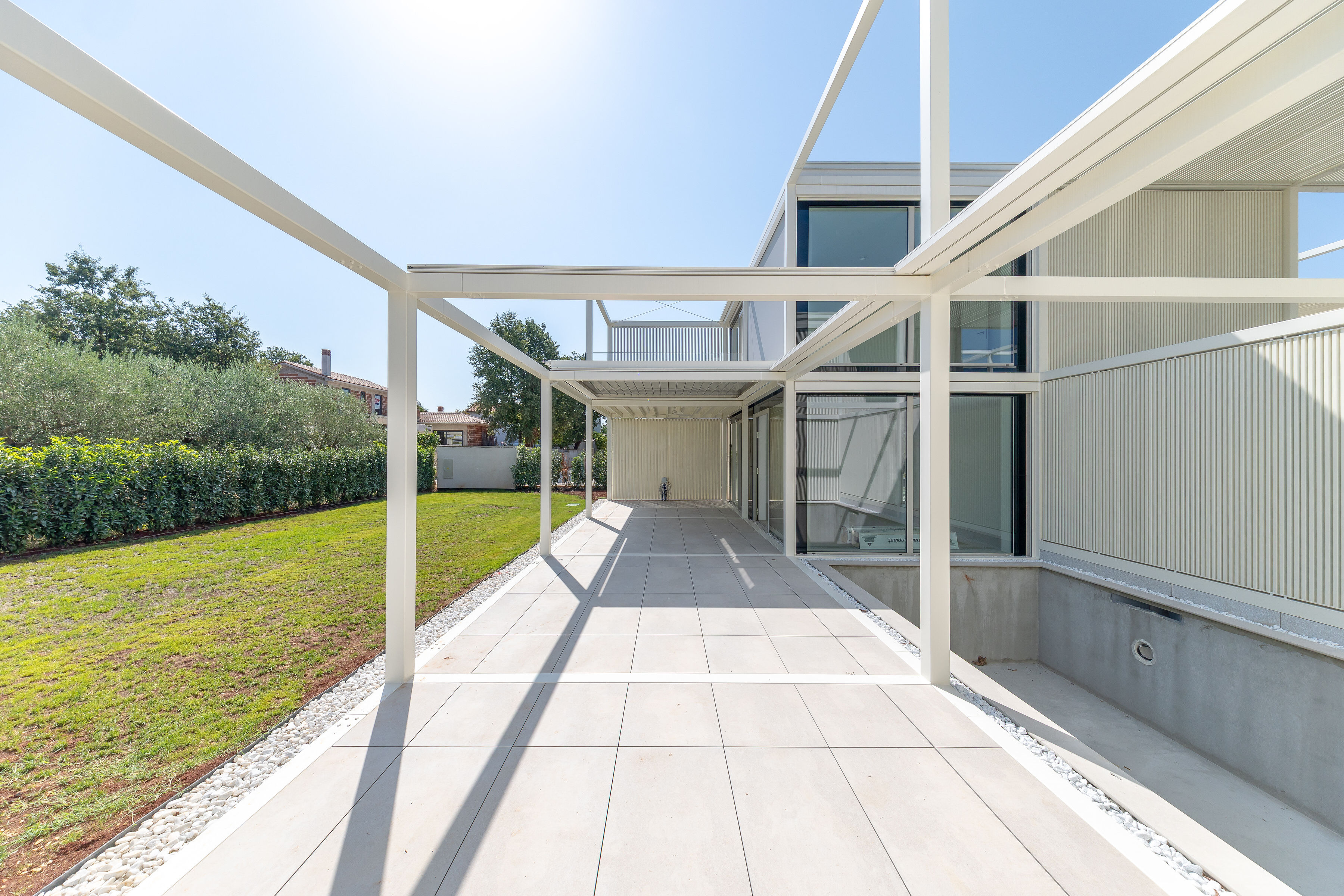Sustainable designer residence with pool & green views (No. 4)
