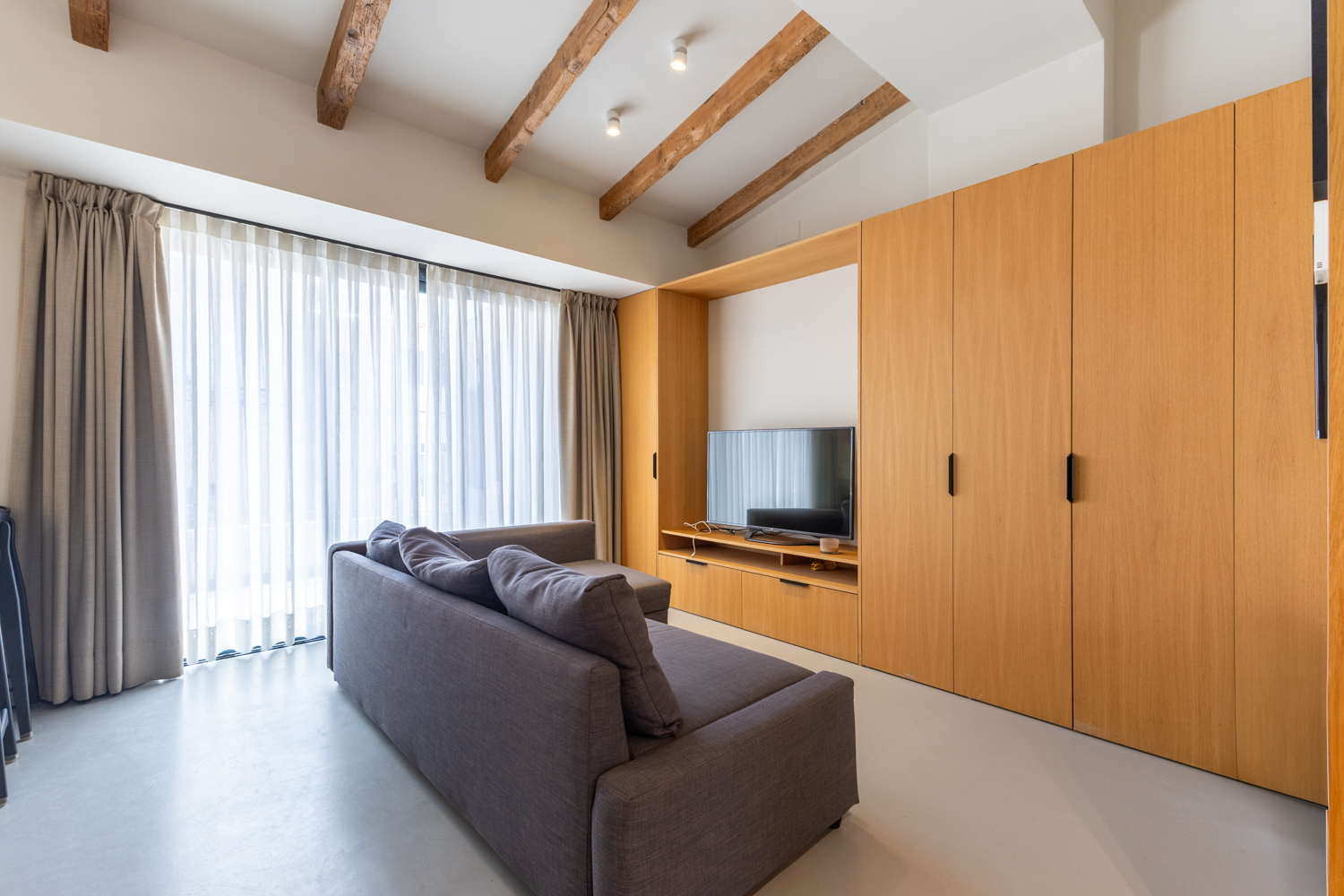 Exclusive penthouse with terrace for long-term rental