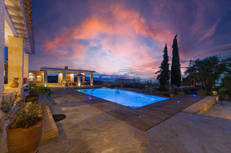 Luxury 8.500sqm estate with 3 independent residences and pool in Aegina