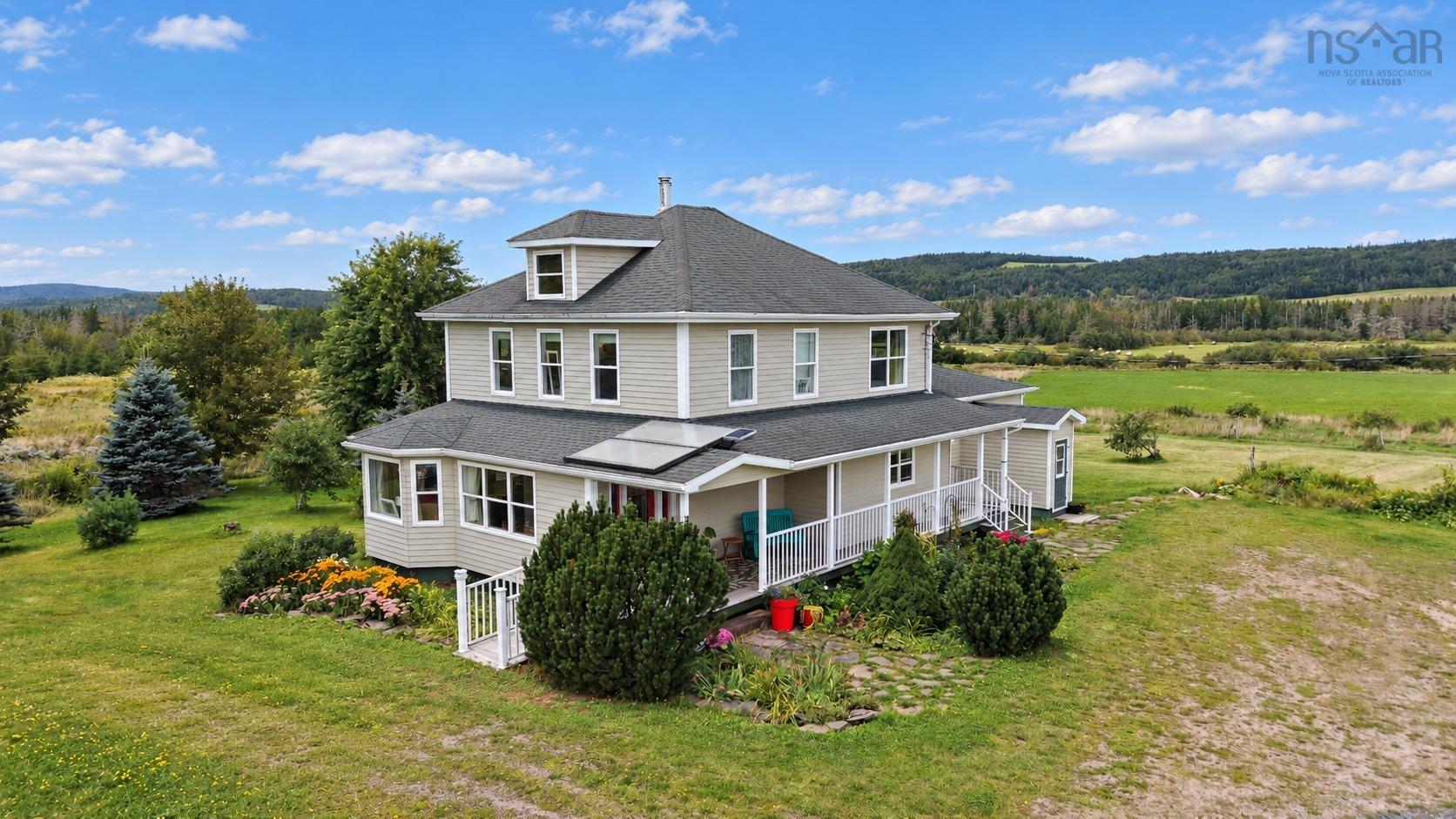 A Renovated 19th Century Home, Perfectly Preserved