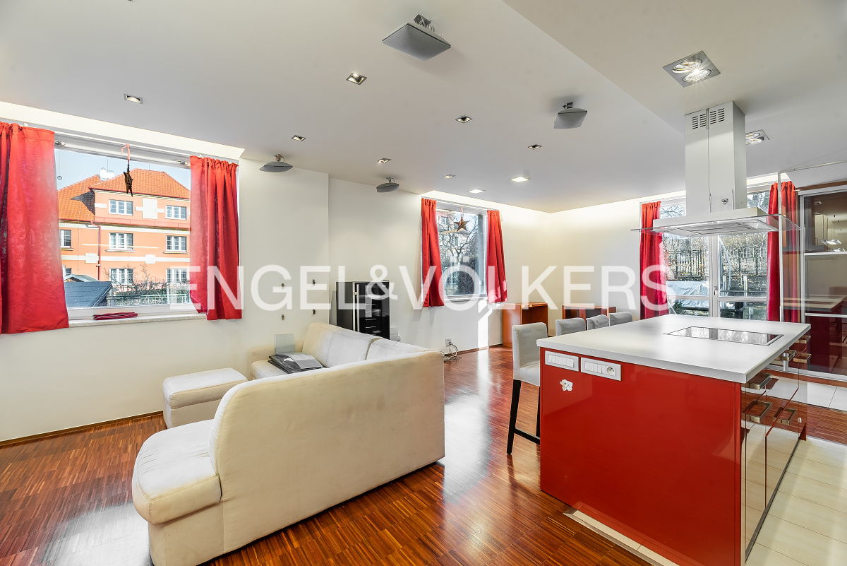 Atypical apartment in a residential villa with a garden and parking space just a few steps from Cibulka Park