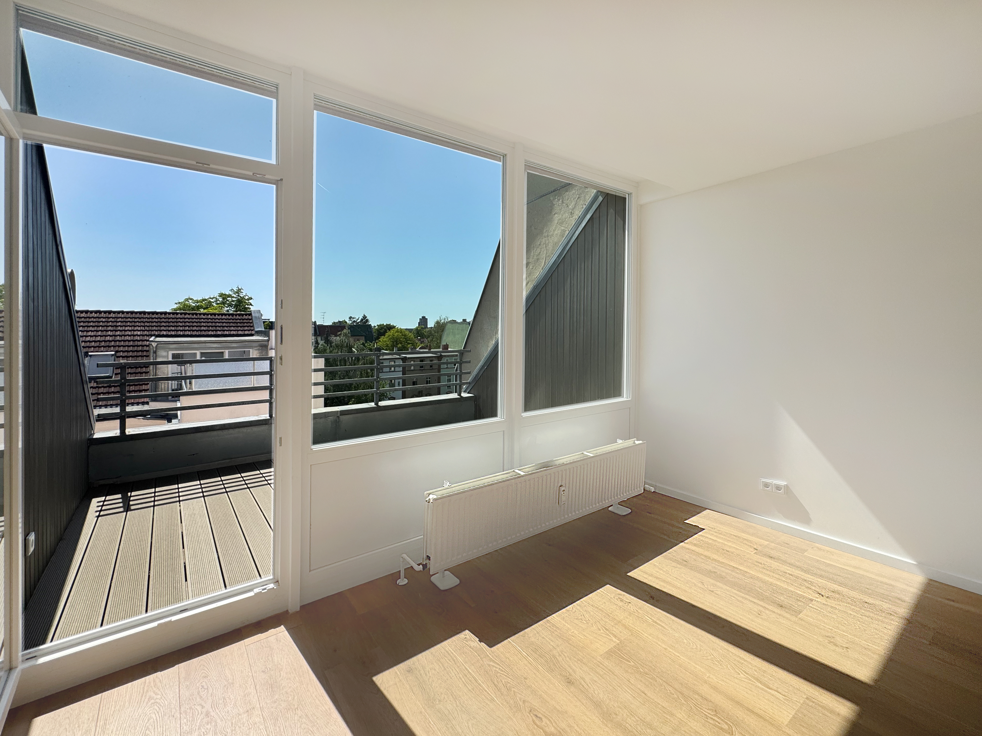 Erstbezug: Moderne Dachgeschosswohnung in Tegel