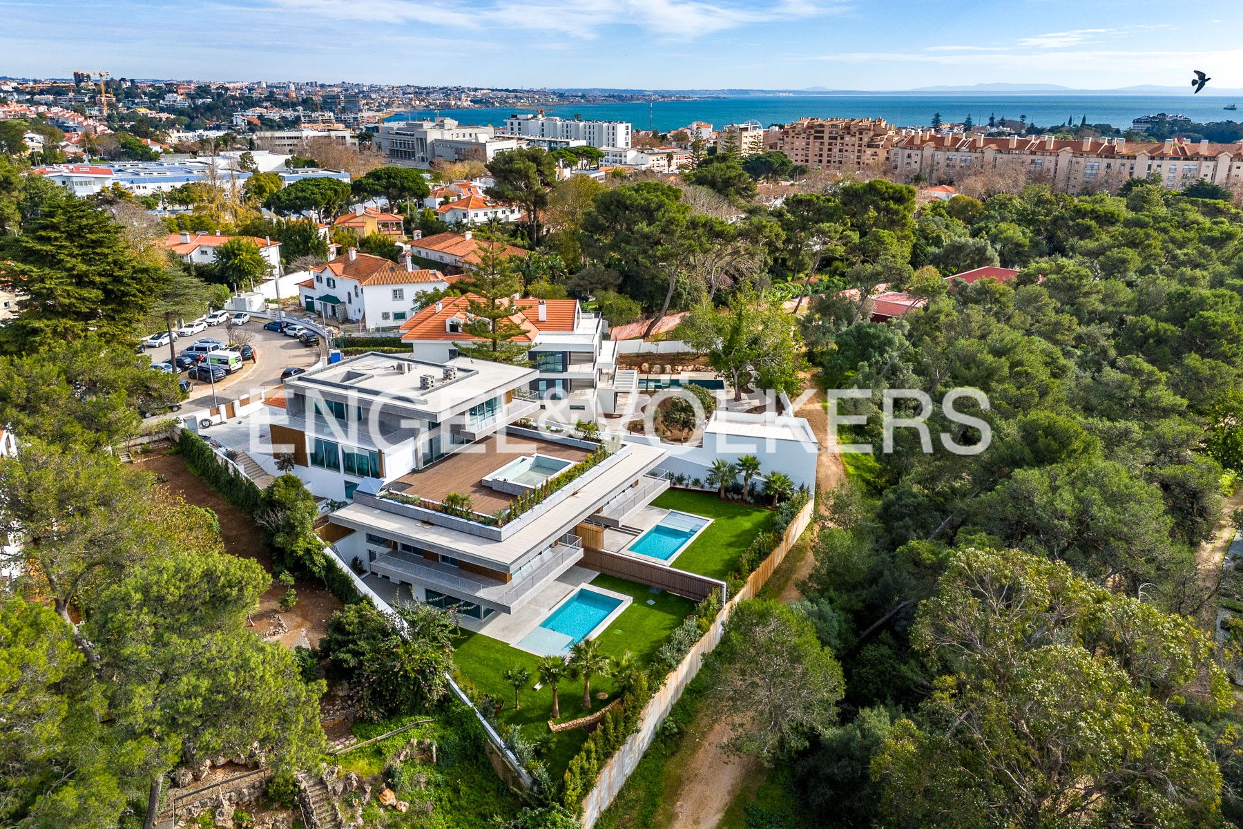 Luxury Penthouse in an Exclusive Condominium in Cascais