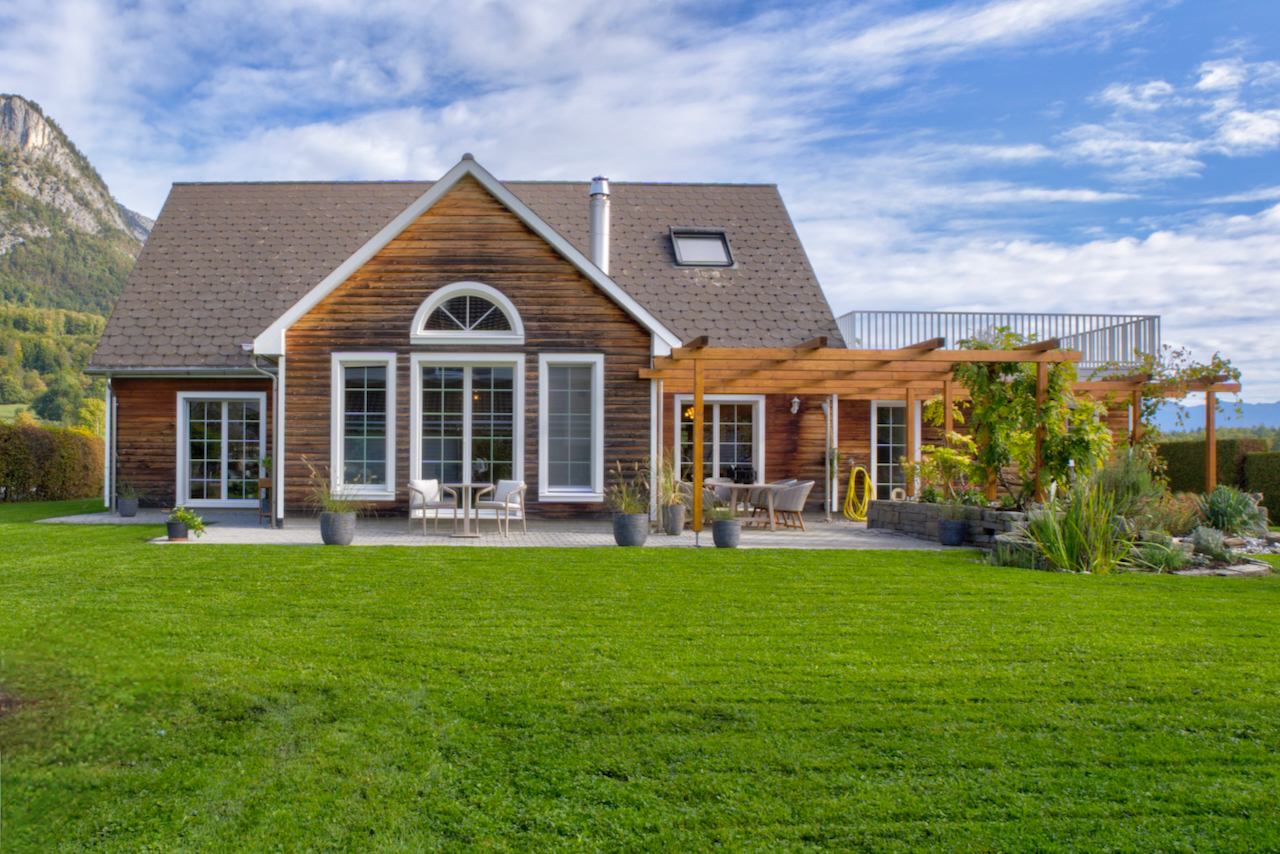 6½-room single-family home on a 1,068 m² lot in a prime location