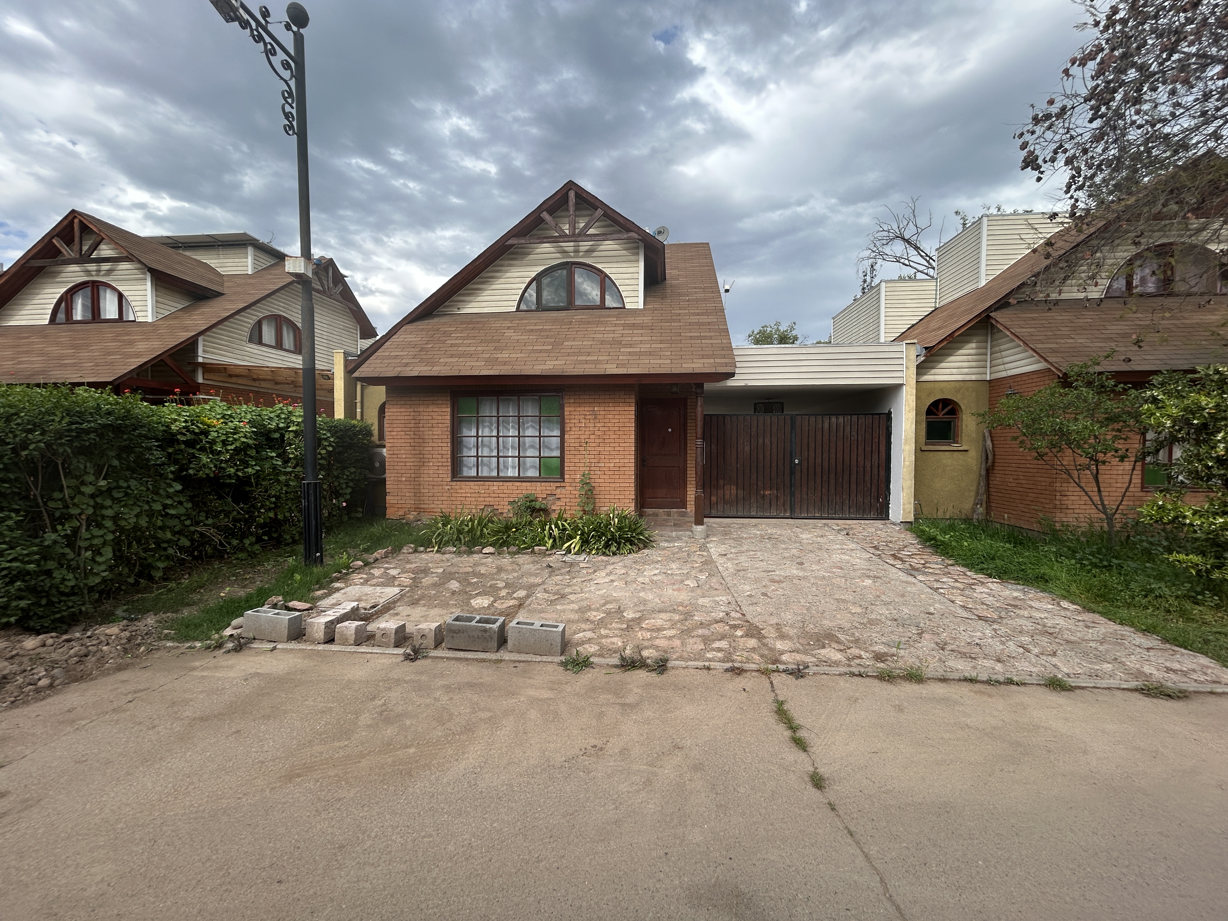 Casa 3D 2B en condominio con panel solar, Peñaflor · 3 Estacionamientos