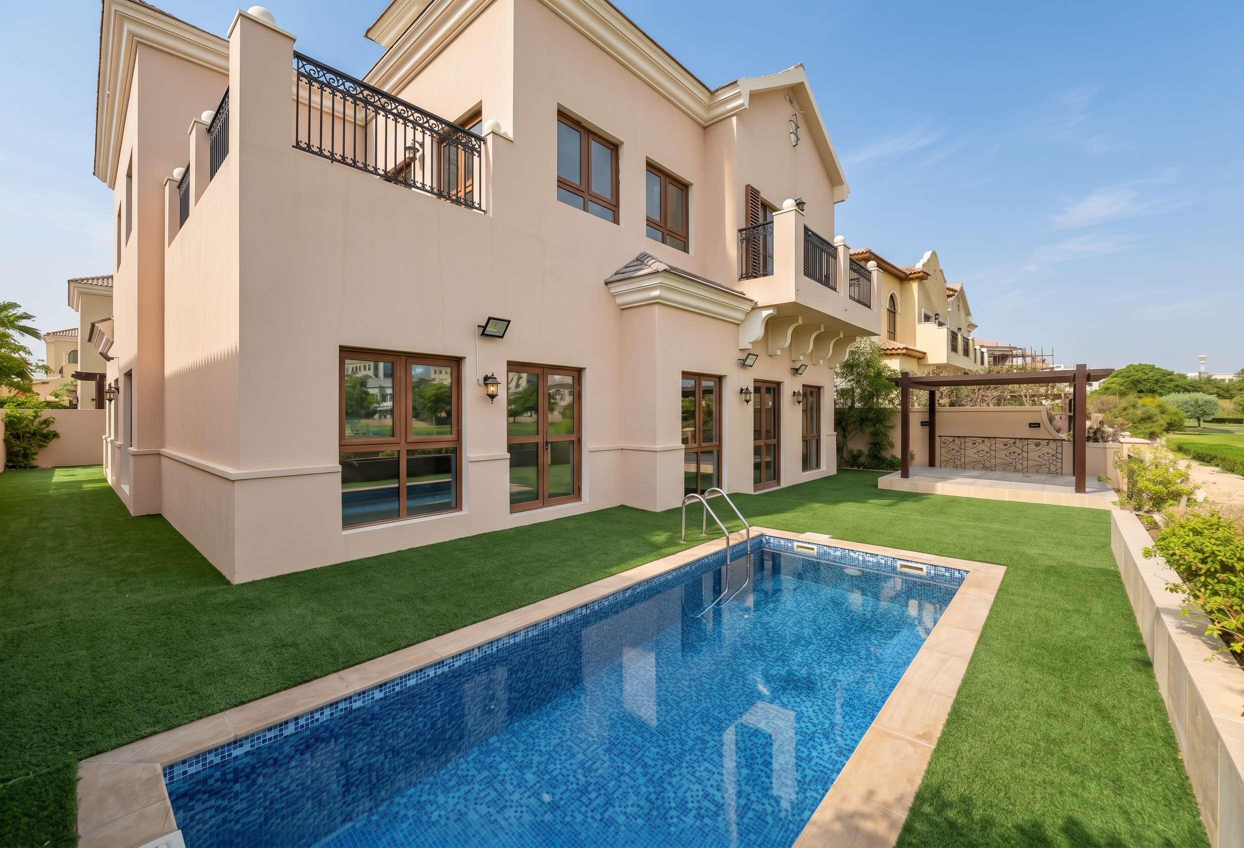 Pool | Lake View | Exquisite