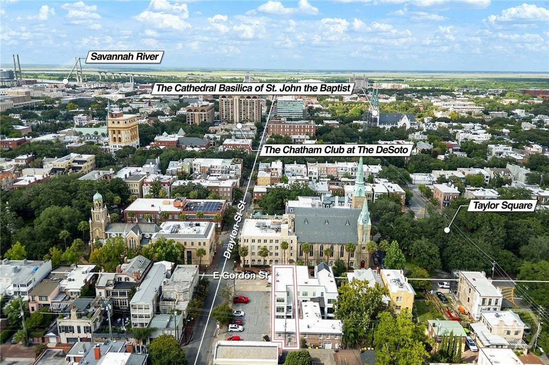 The Best of Downtown Savannah, Just Outside Your Door