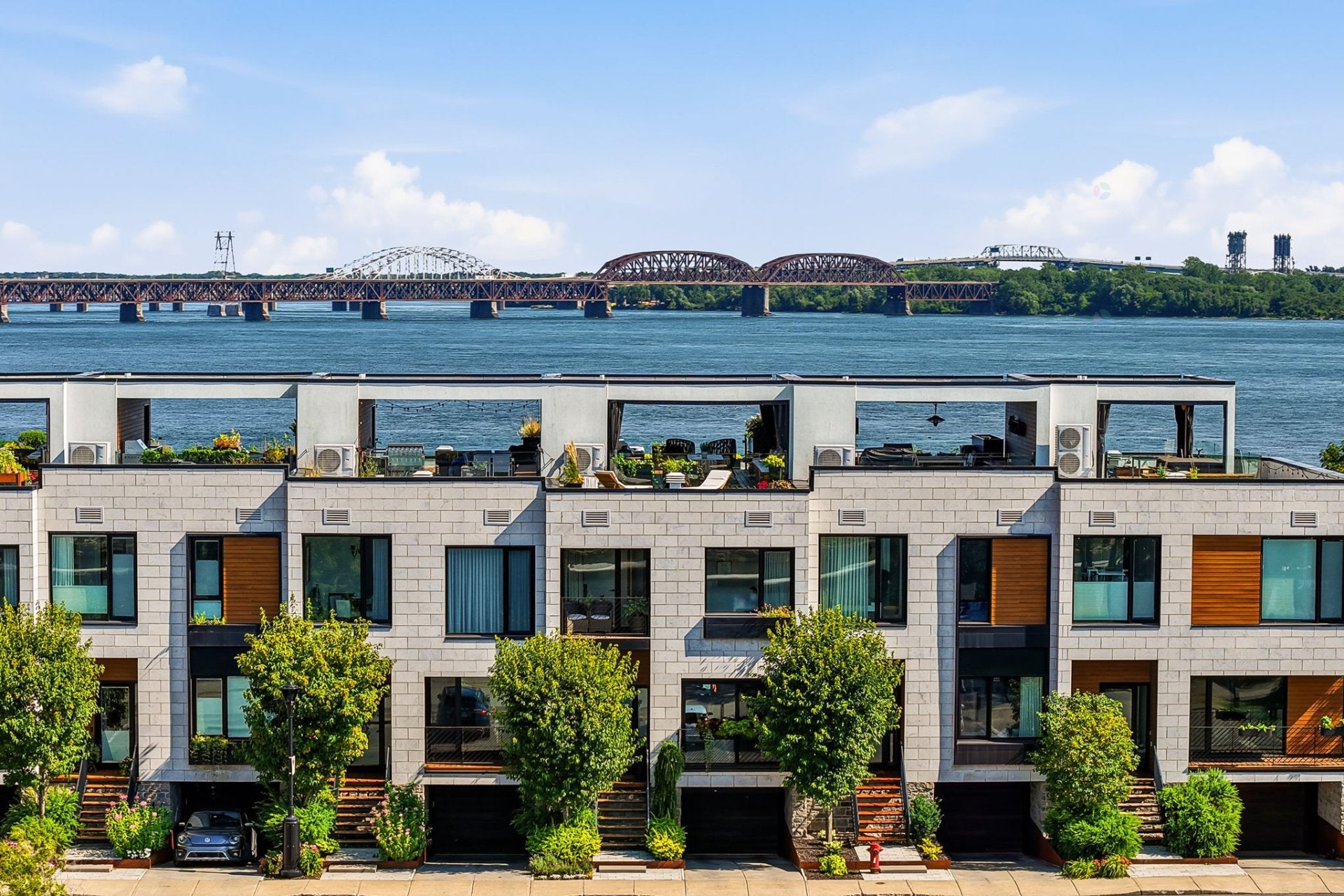 Luxury, comfort and an unparalleled waterfront lifestyle