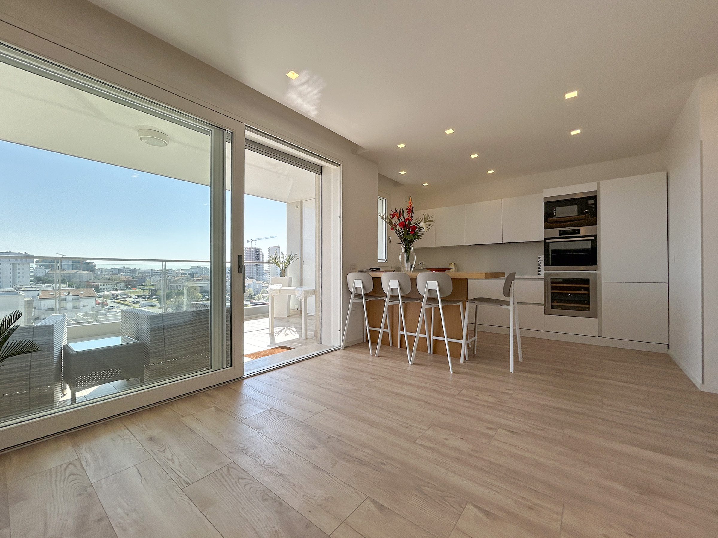 Wonderful sixth floor in a prestigious setting