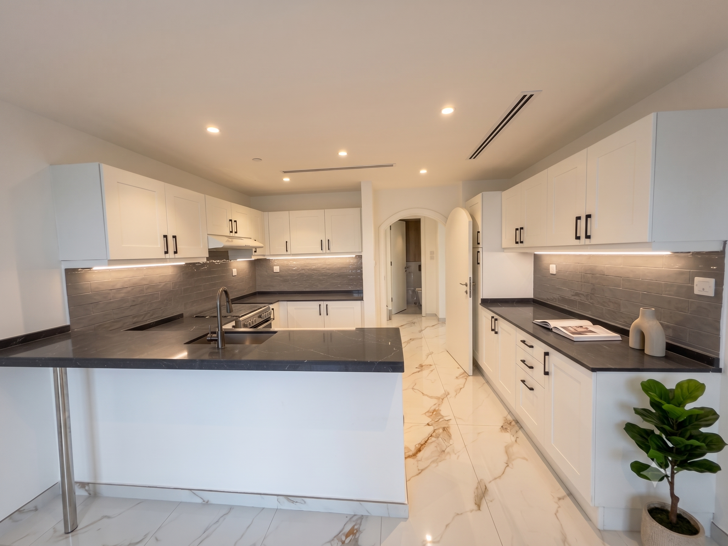 Upgraded | Ext Maids | Corner | Big Plot