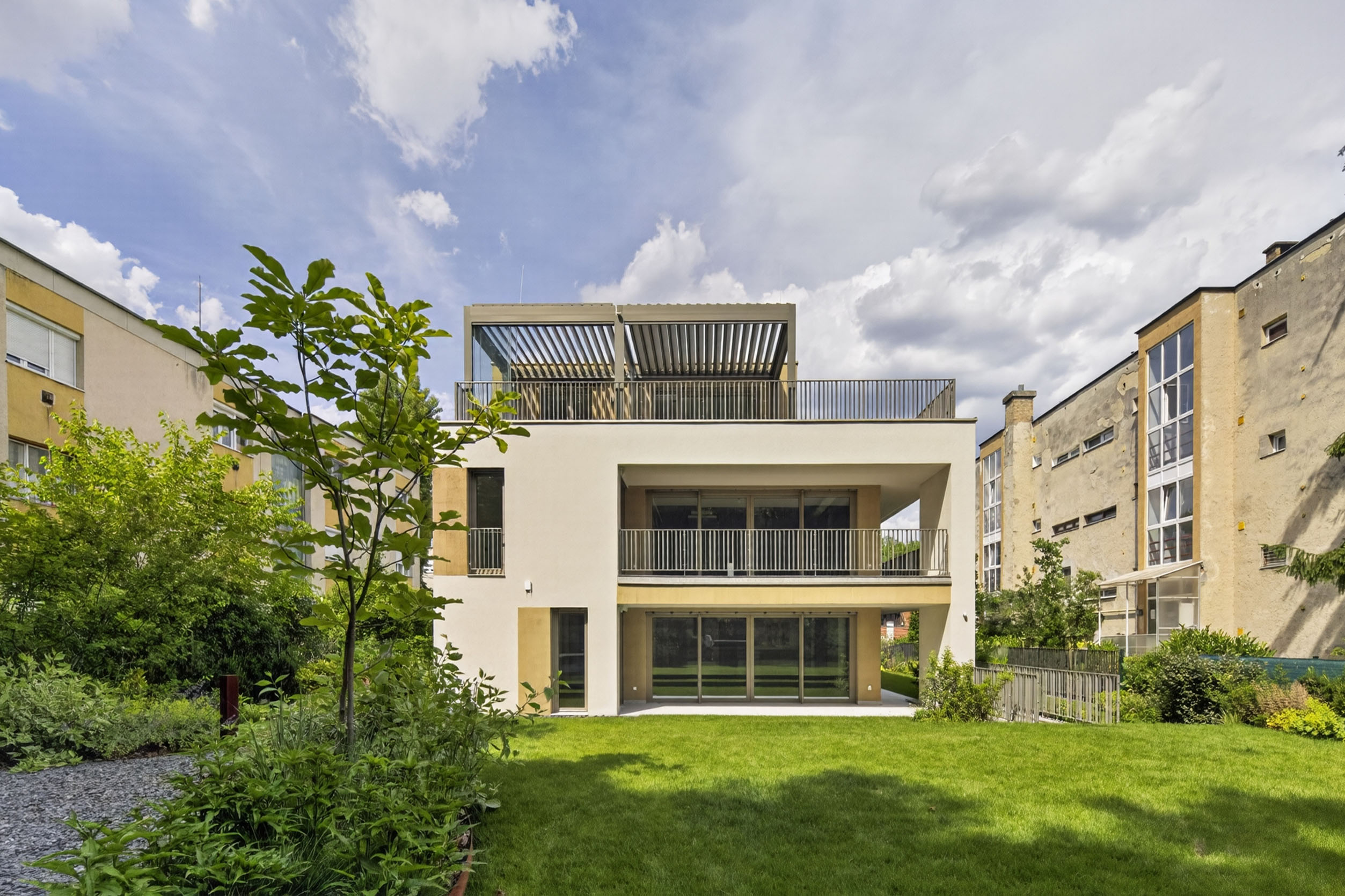 Luxury home with garden access in an exclusive setting