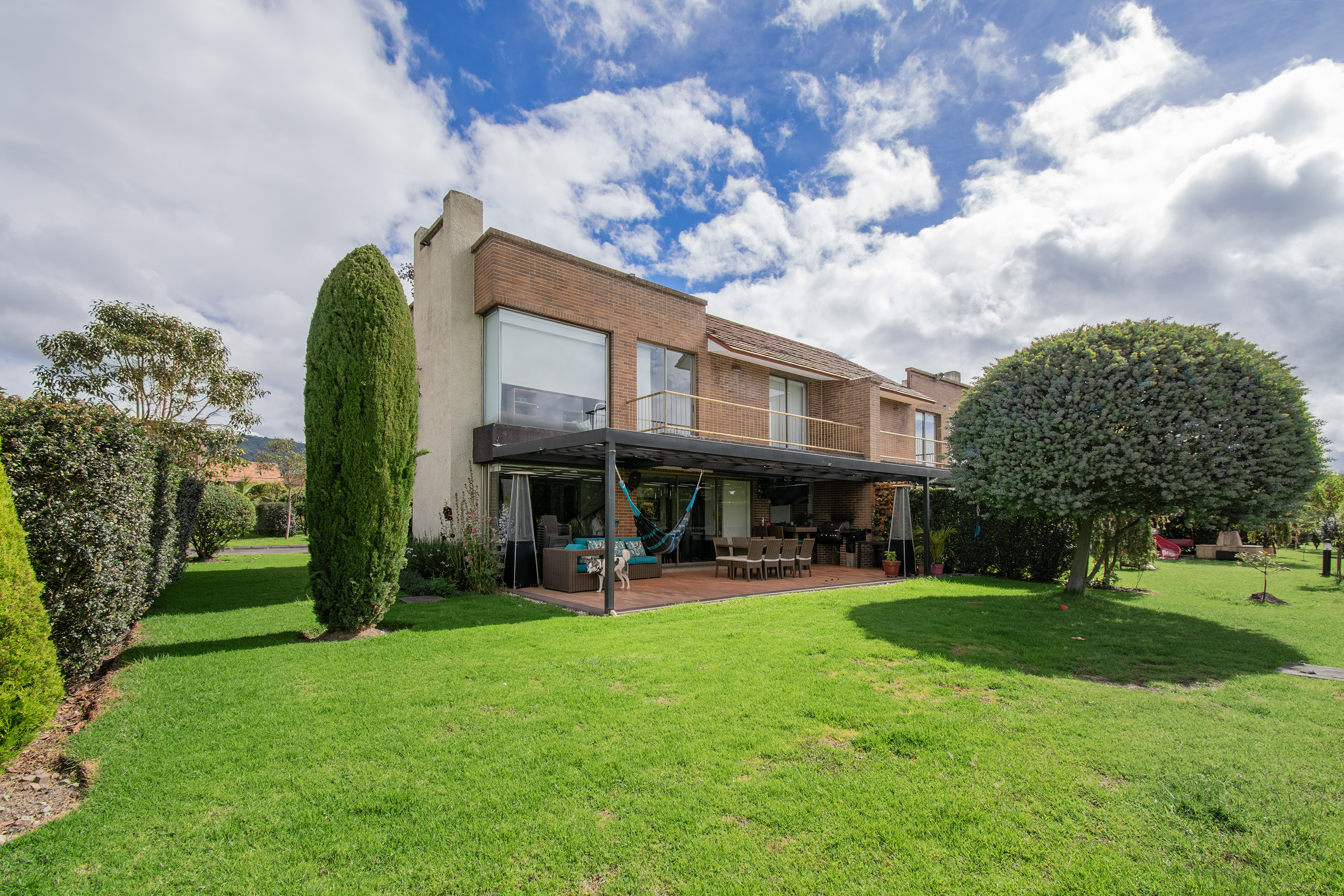Casa en conjunto cerrado para venta en Cota