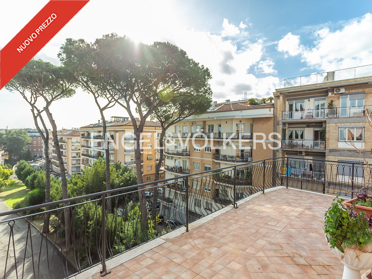 Elegant penthouse near Piazza Igea-Camilluccia