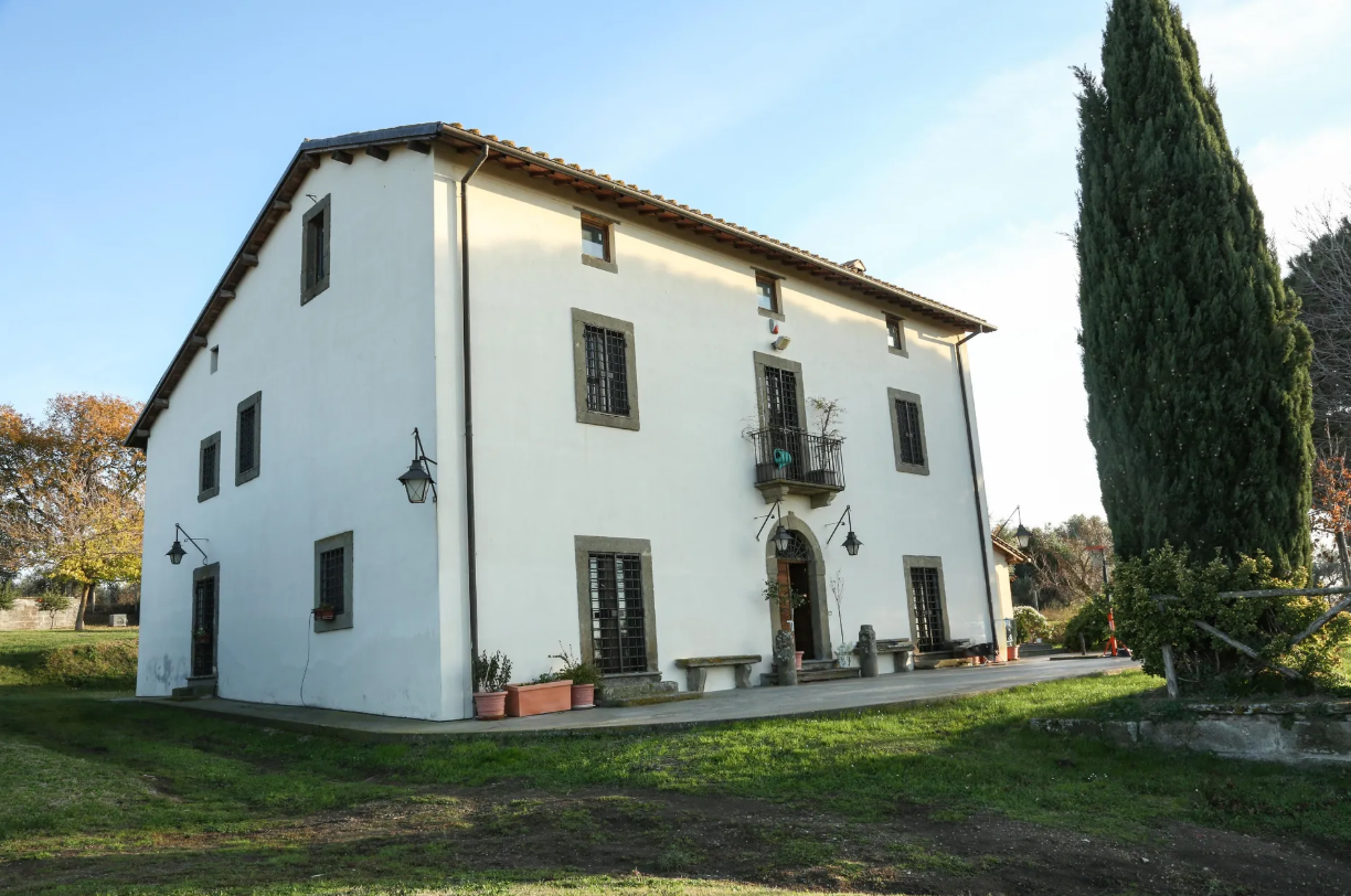 Prestigious Villa Surrounded by Greenery, Viterbo