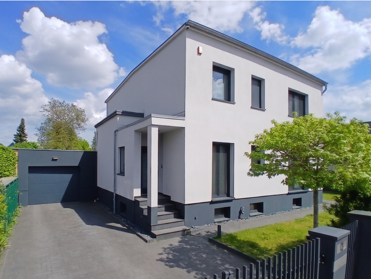 Kernsanierte Moderne mit High-End-Glück