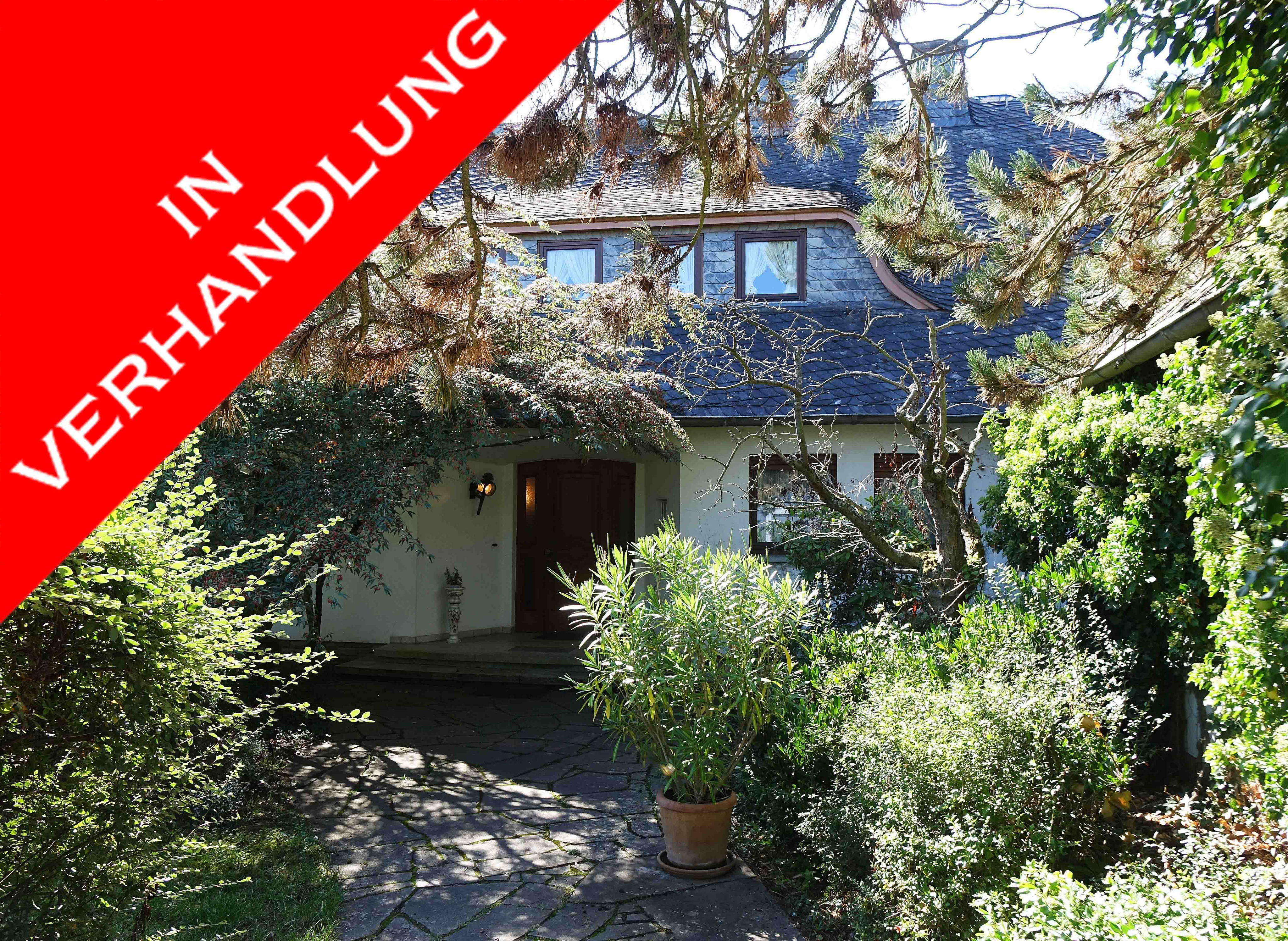 IN VERHANDLUNG! Die Lage zählt - Traumvilla mit Aussicht